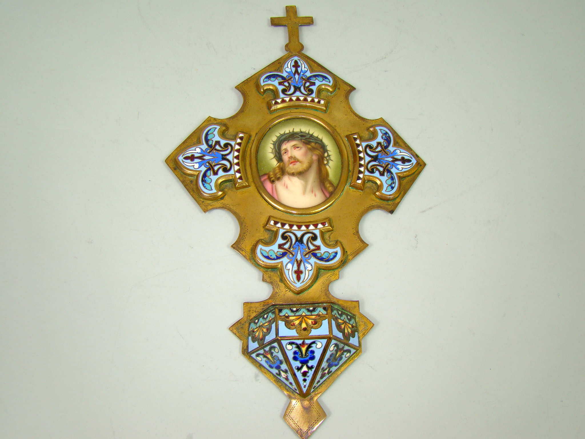 OLBRZYMIA KROPIELNICA AUKCYJNA EMALIA