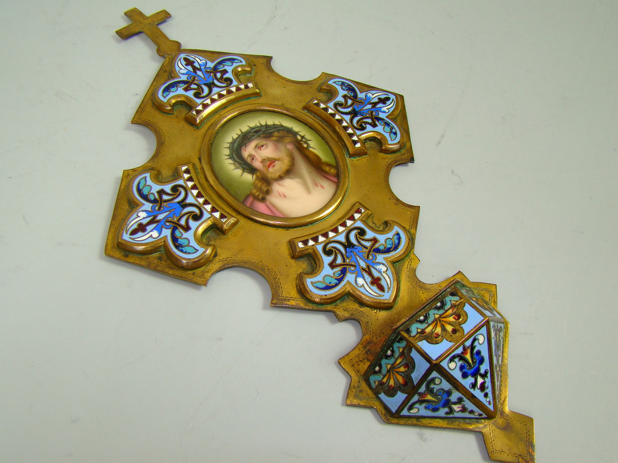 OLBRZYMIA KROPIELNICA AUKCYJNA EMALIA