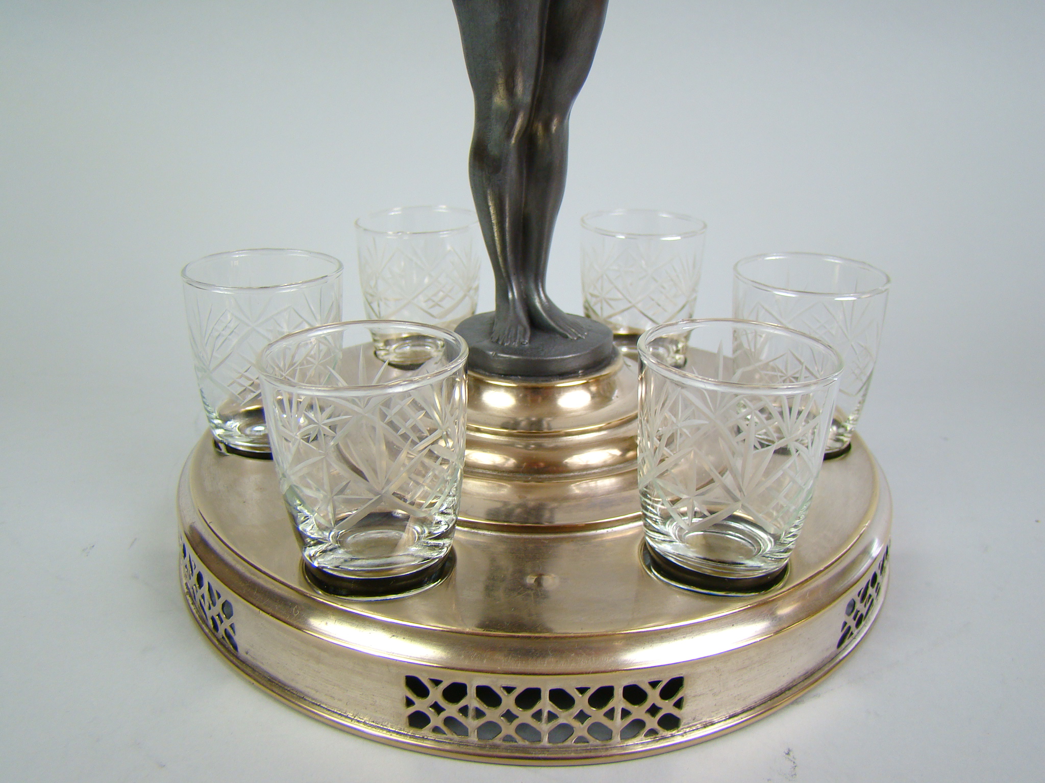 WMF KOBIETA Z KIELICHAMI I KARAFKA WMF KOBIETA Z KIELICHAMI I KARAFKA