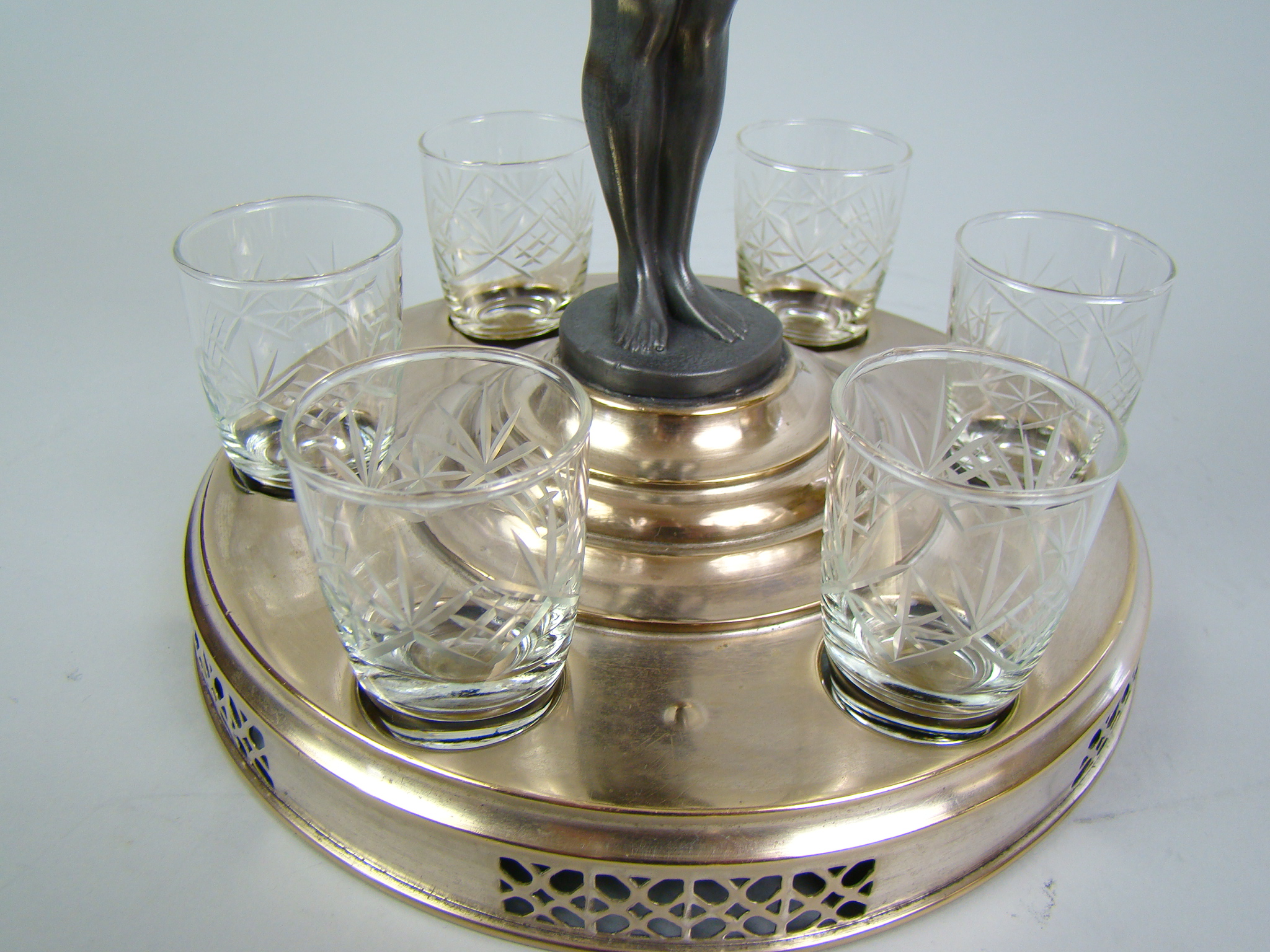 WMF KOBIETA Z KIELICHAMI I KARAFKA WMF KOBIETA Z KIELICHAMI I KARAFKA