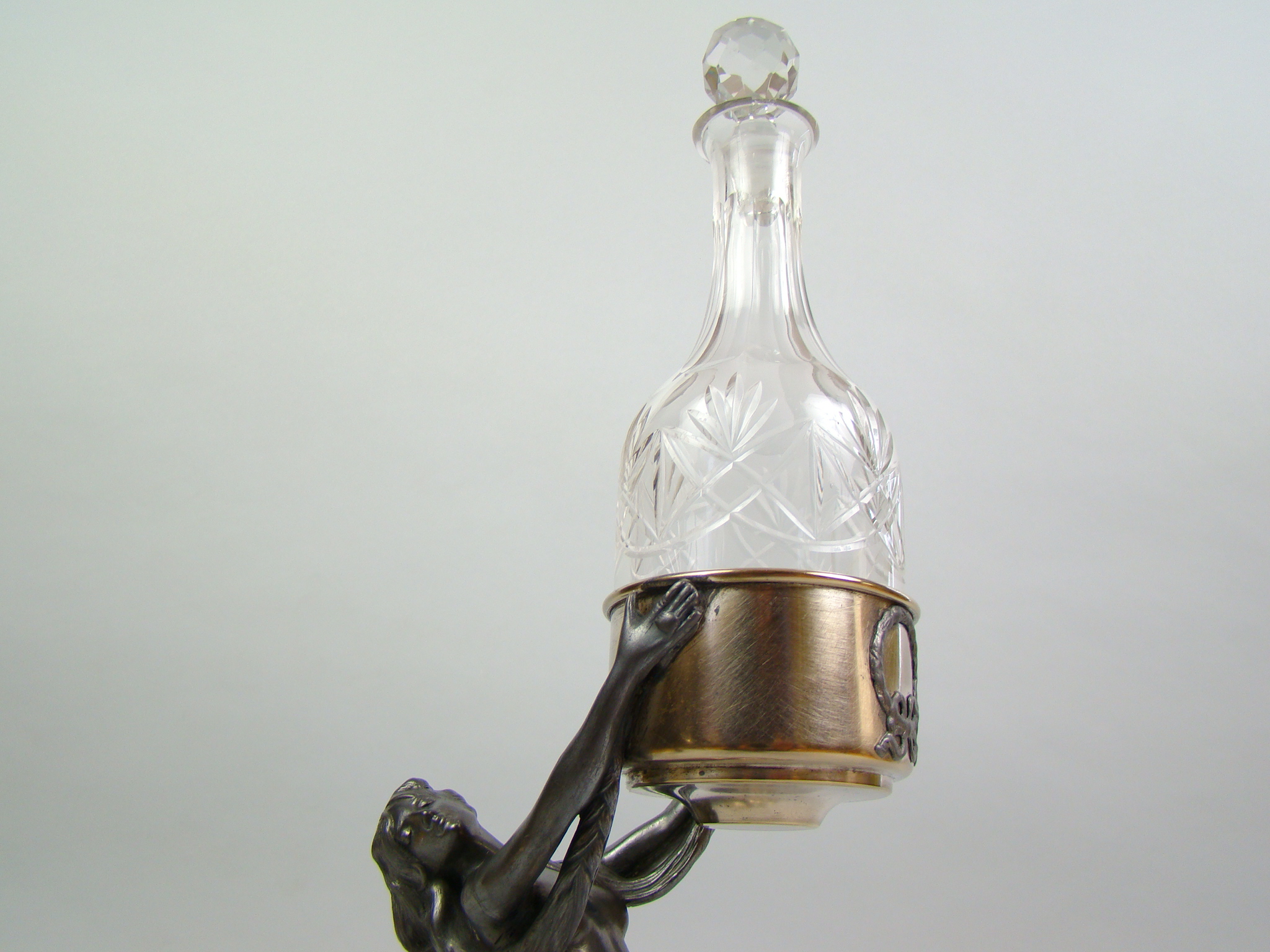 WMF KOBIETA Z KIELICHAMI I KARAFKA WMF KOBIETA Z KIELICHAMI I KARAFKA