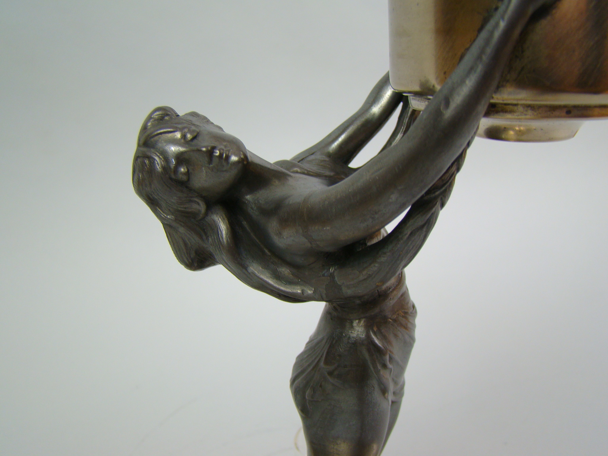 WMF KOBIETA Z KIELICHAMI I KARAFKA WMF KOBIETA Z KIELICHAMI I KARAFKA