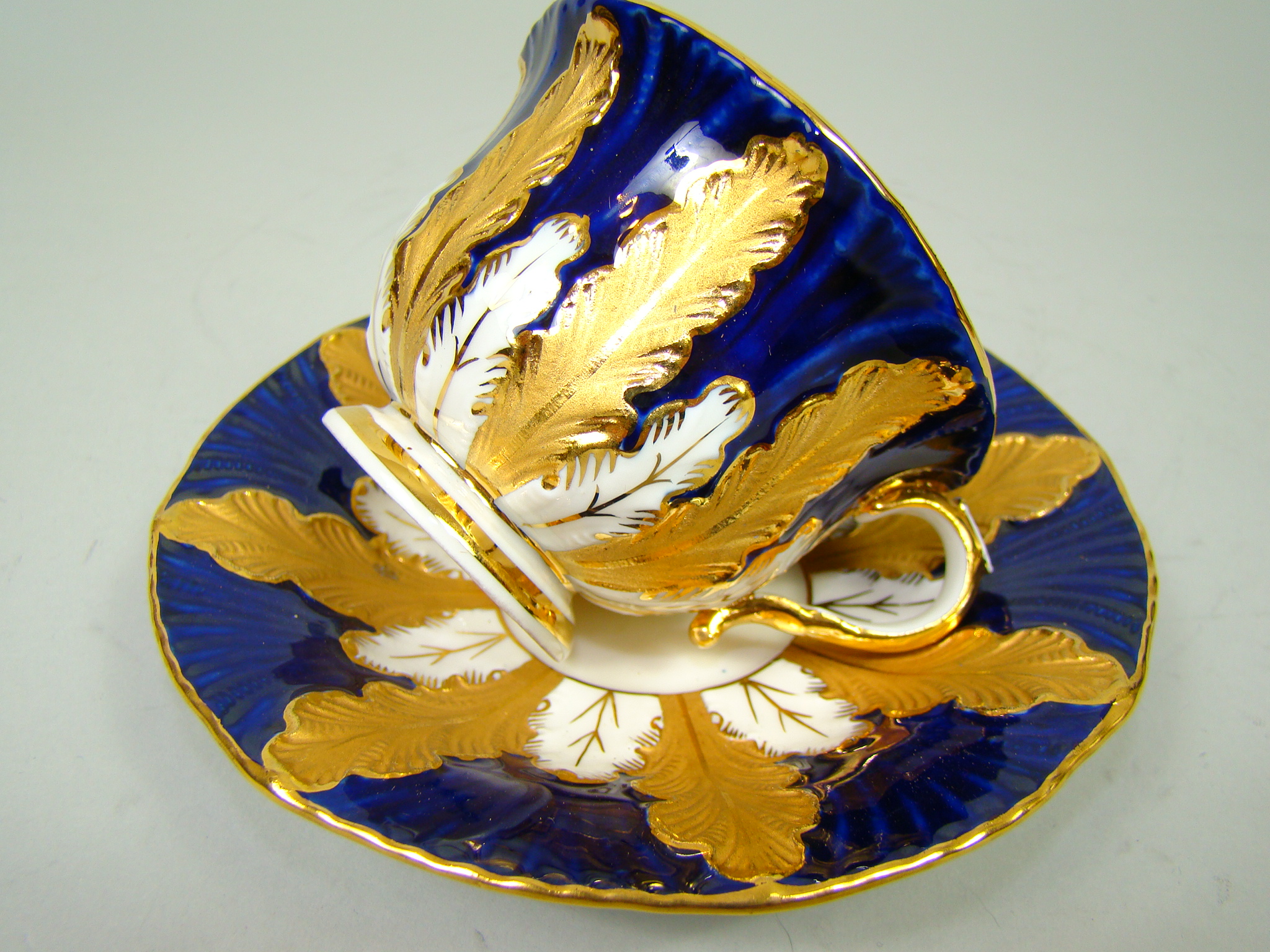 MIŚNIA PERFEKCYJNE ZDOBIENIE LIŚCIE AKANTU MIŚNIA PERFEKCYJNE ZDOBIENIE LIŚCIE AKANTU