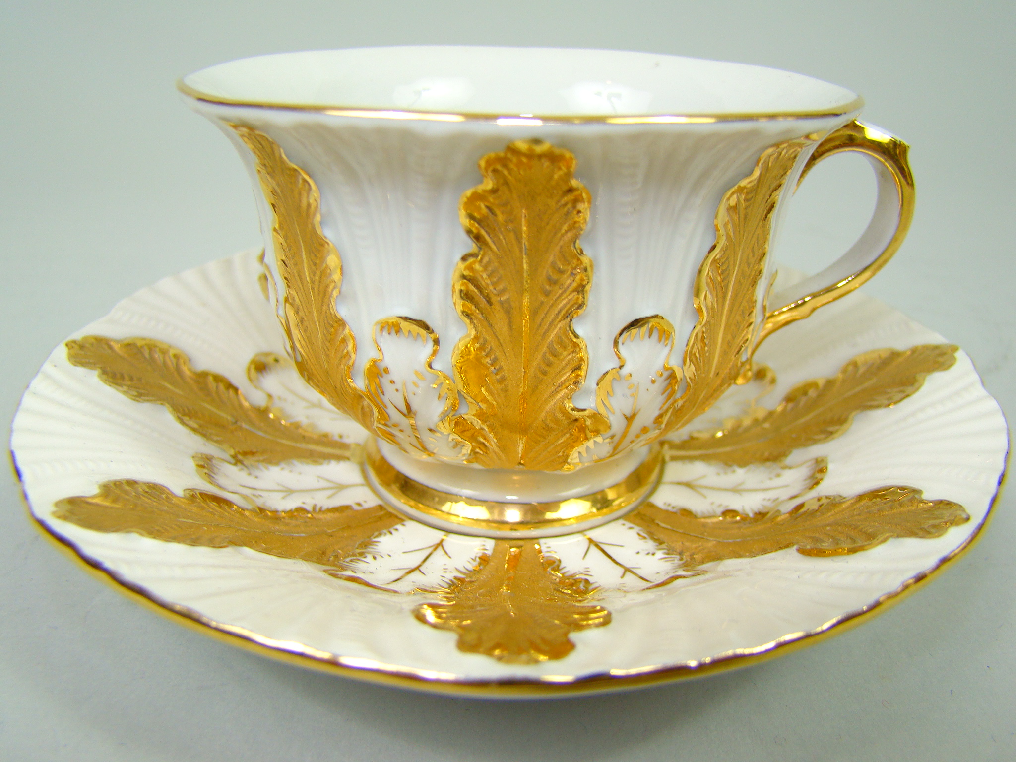 MIŚNIA PERFEKCYJNE ZDOBIENIE LIŚCIE AKANTU MIŚNIA PERFEKCYJNE ZDOBIENIE LIŚCIE AKANTU