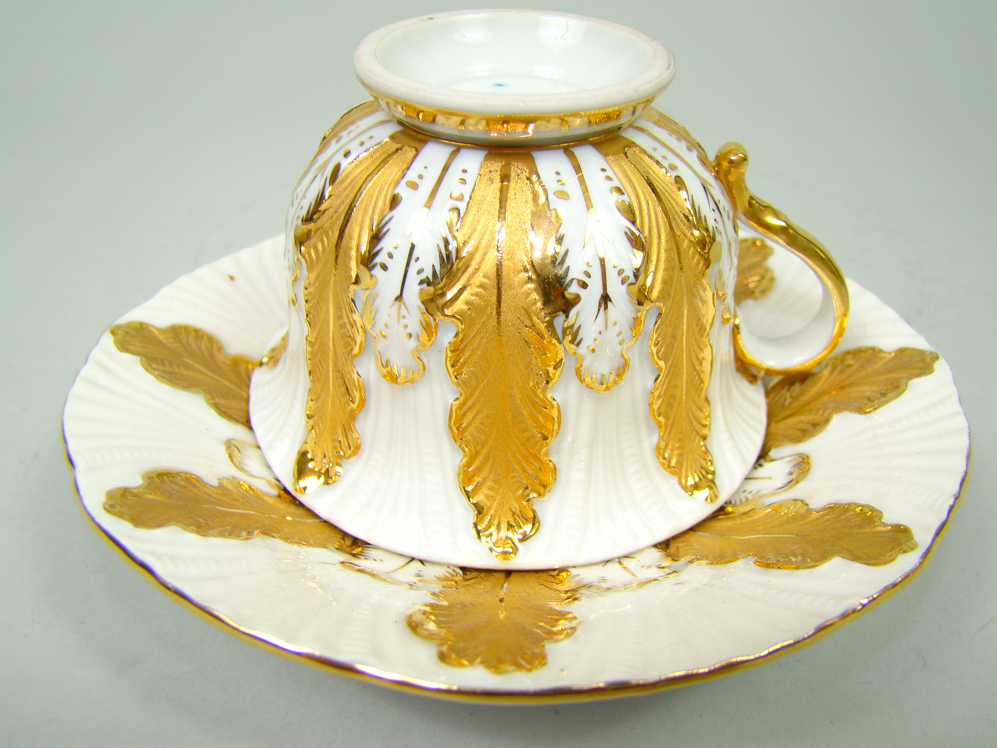 MIŚNIA PERFEKCYJNE ZDOBIENIE LIŚCIE AKANTU MIŚNIA PERFEKCYJNE ZDOBIENIE LIŚCIE AKANTU