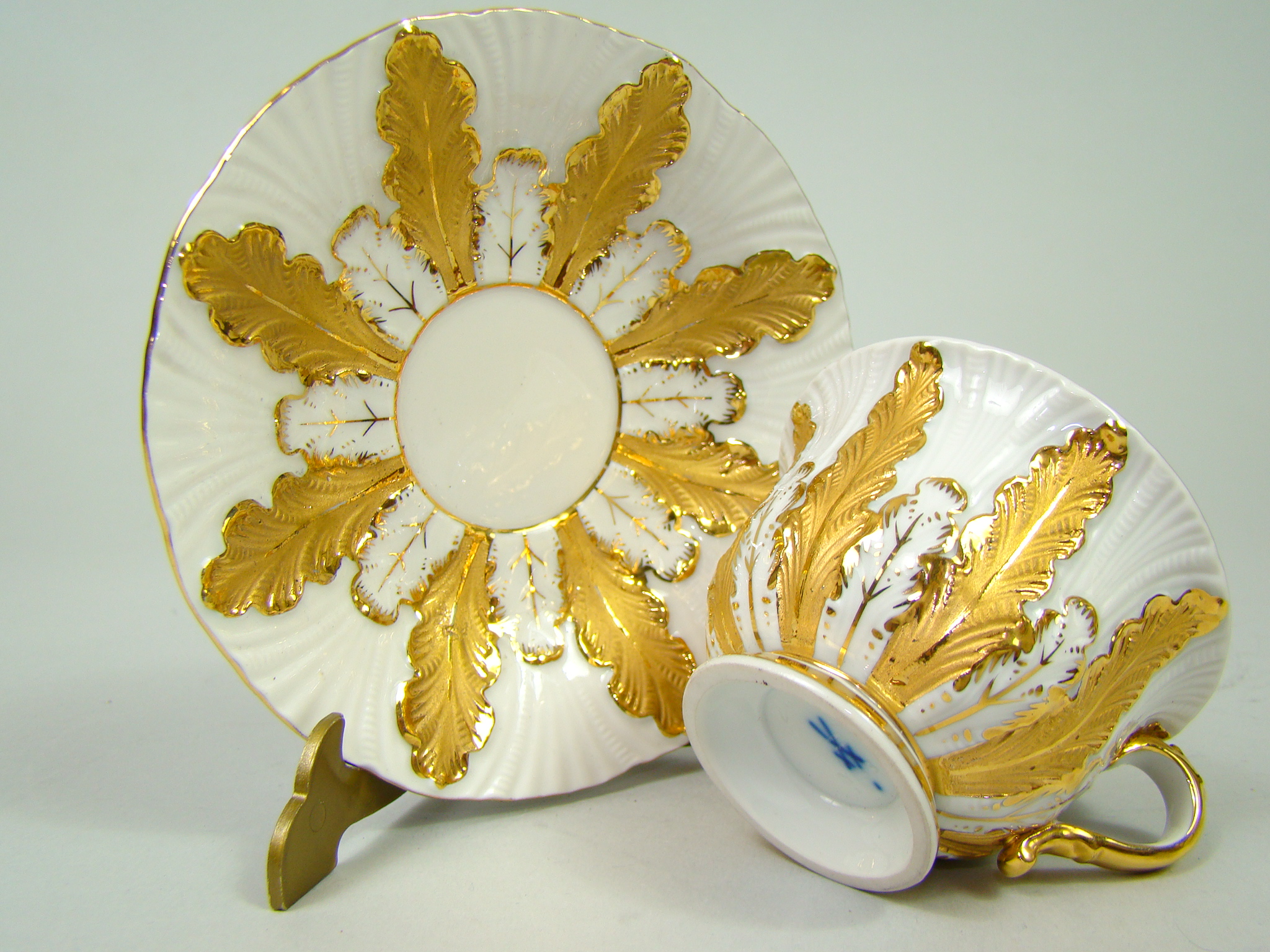 MIŚNIA PERFEKCYJNE ZDOBIENIE LIŚCIE AKANTU MIŚNIA PERFEKCYJNE ZDOBIENIE LIŚCIE AKANTU