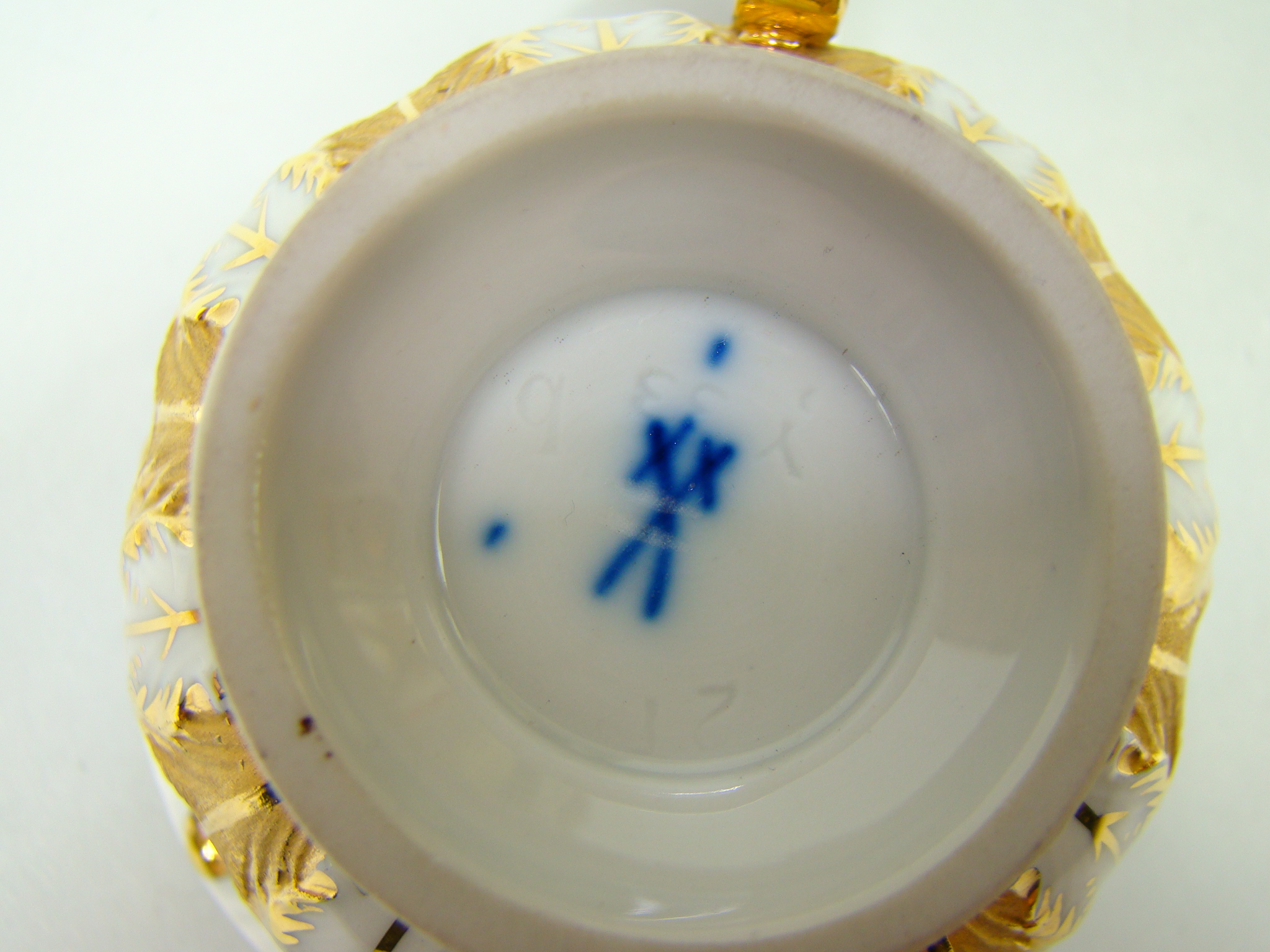 MIŚNIA PERFEKCYJNE ZDOBIENIE LIŚCIE AKANTU MIŚNIA PERFEKCYJNE ZDOBIENIE LIŚCIE AKANTU