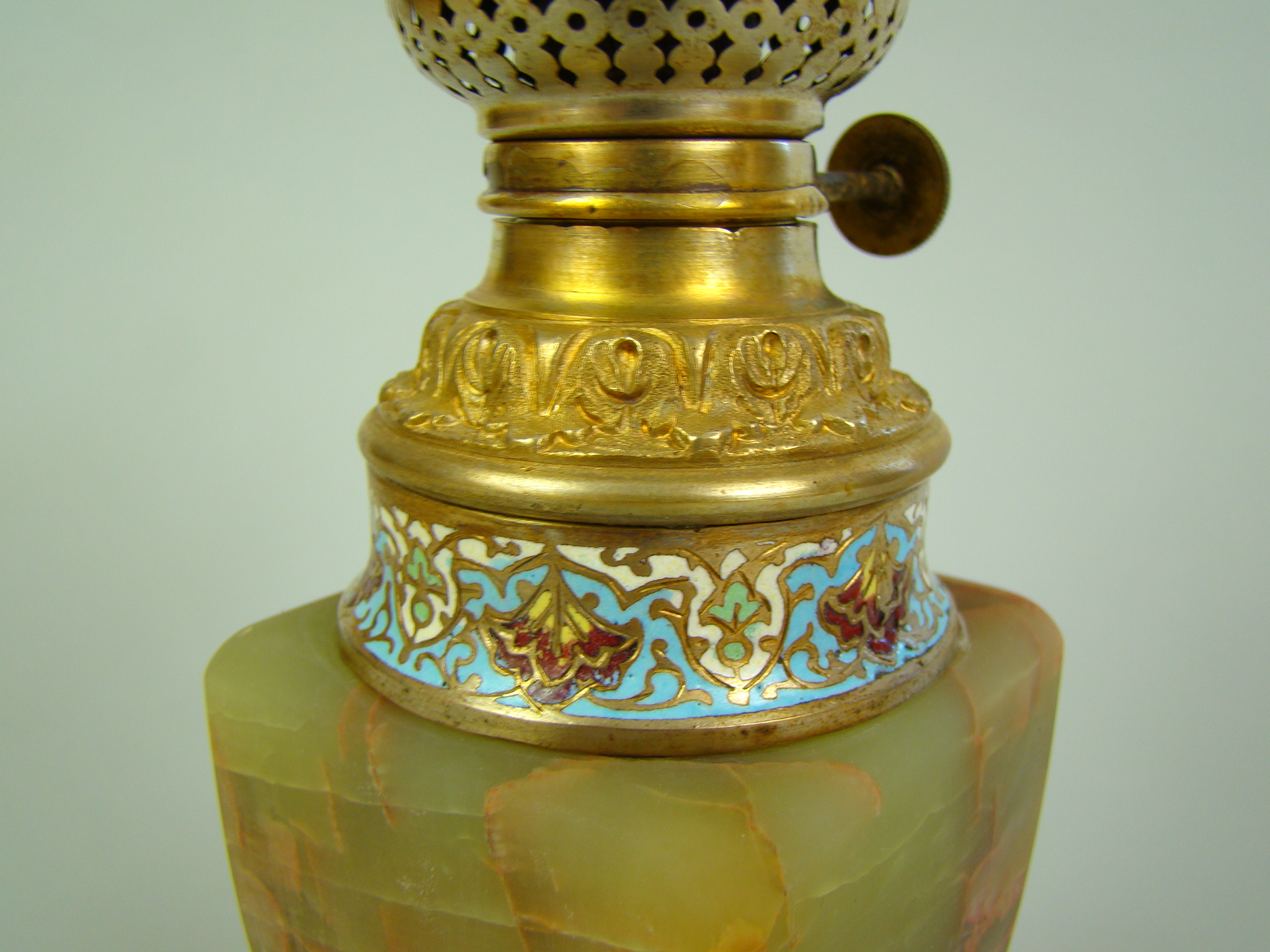 LAMPA NAFTOWA MOSIĄDZ ZŁOCONY MAJOLIKA LAMPA NAFTOWA MOSIĄDZ ZŁOCONY MAJOLIKA