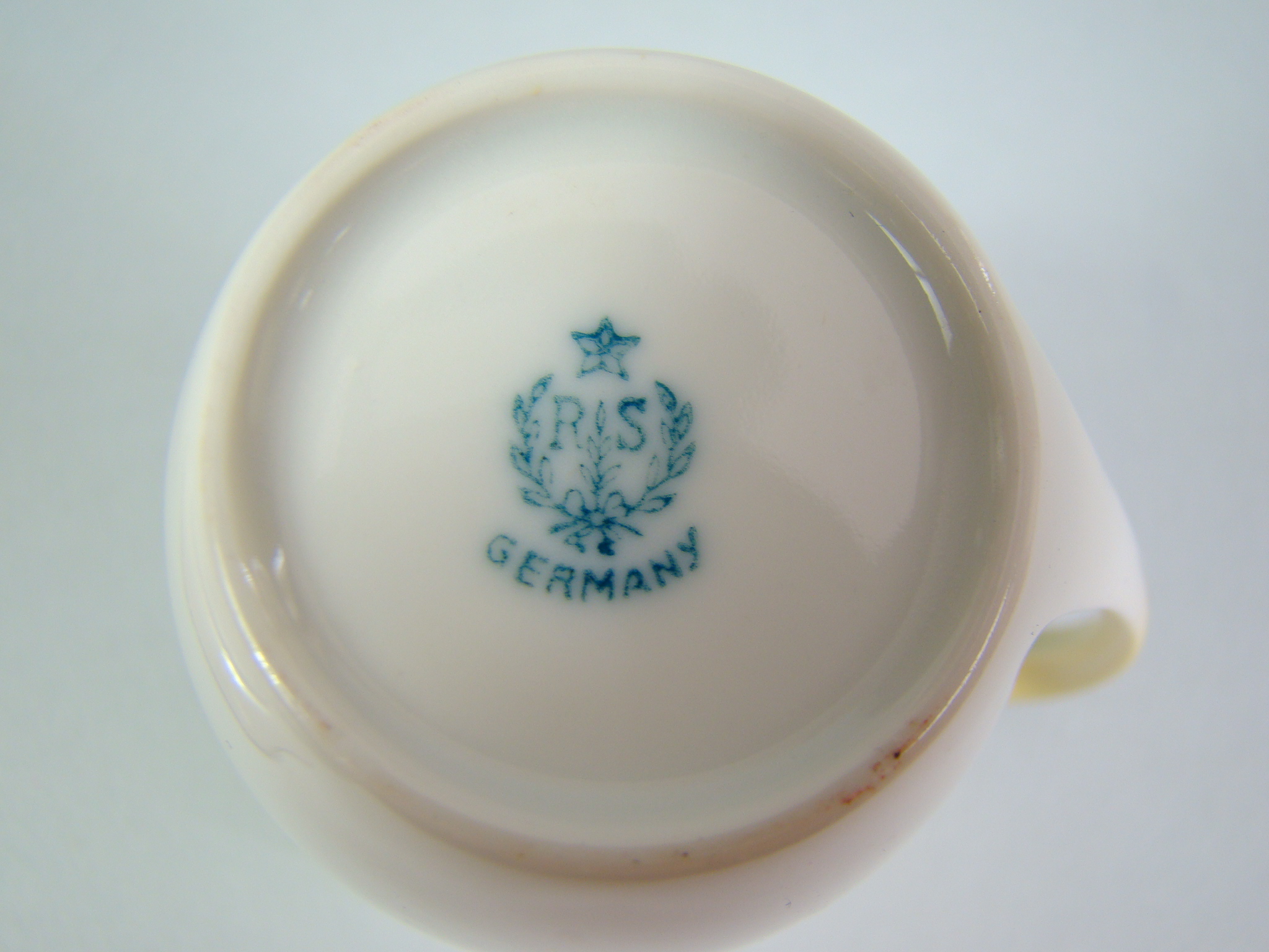 TILLOWITZ PRZEBOGATA FILIŻANKA RĘCZNIE MAL A-1452 TILLOWITZ PRZEBOGATA FILIŻANKA RĘCZNIE MAL A-1452