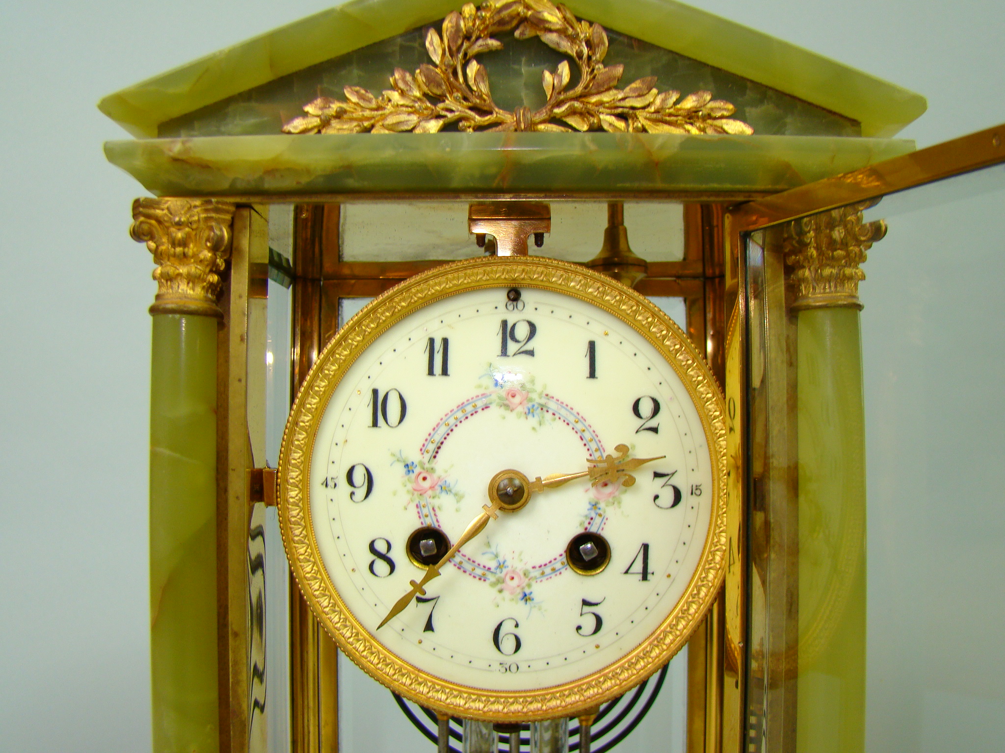 ZEGAR KOMINKOWY RTĘCIOWY NA KOLUMNACH A - 1610 ZEGAR KOMINKOWY RTĘCIOWY NA KOLUMNACH A - 1610