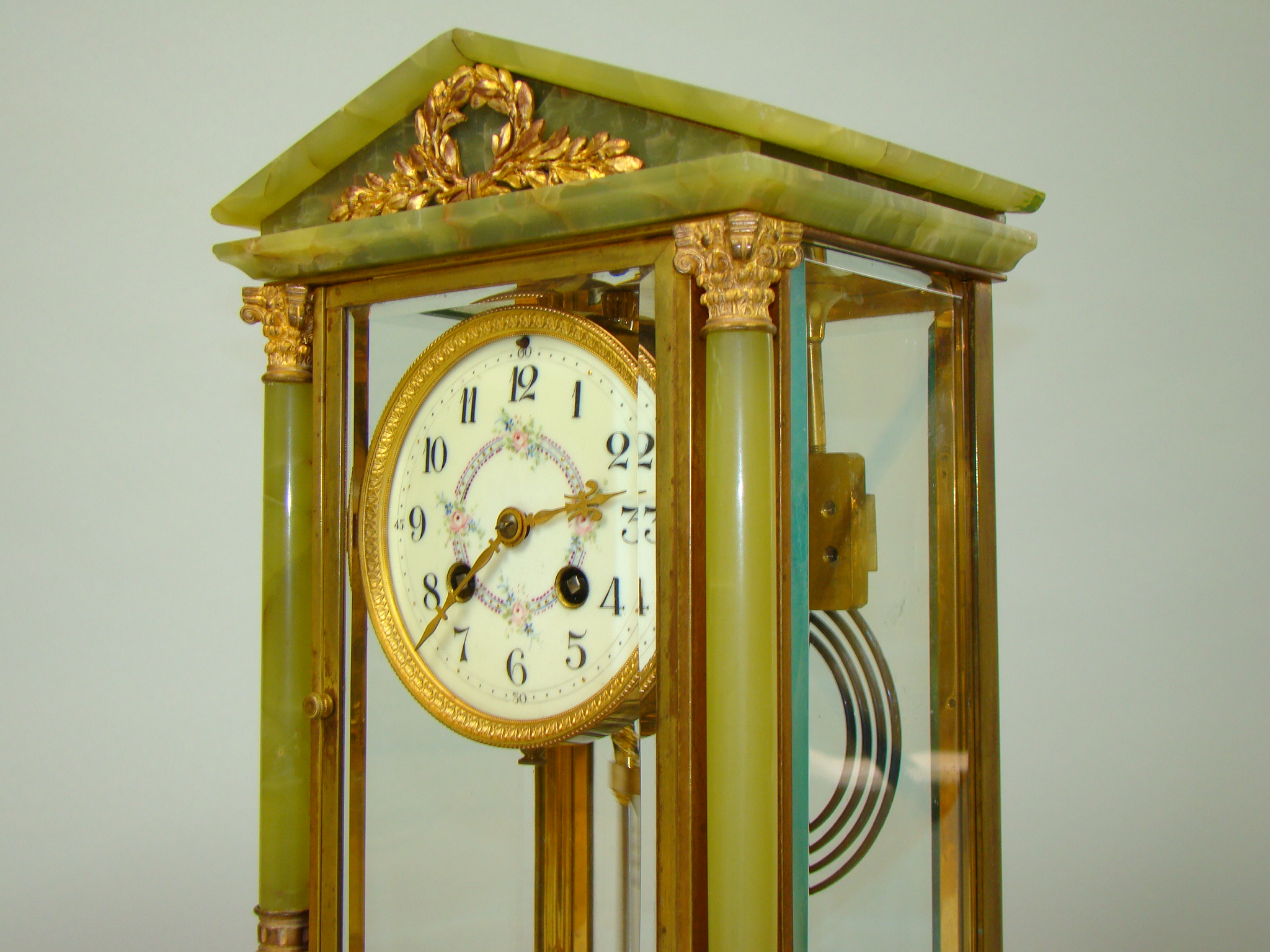 ZEGAR KOMINKOWY RTĘCIOWY NA KOLUMNACH A - 1610 ZEGAR KOMINKOWY RTĘCIOWY NA KOLUMNACH A - 1610