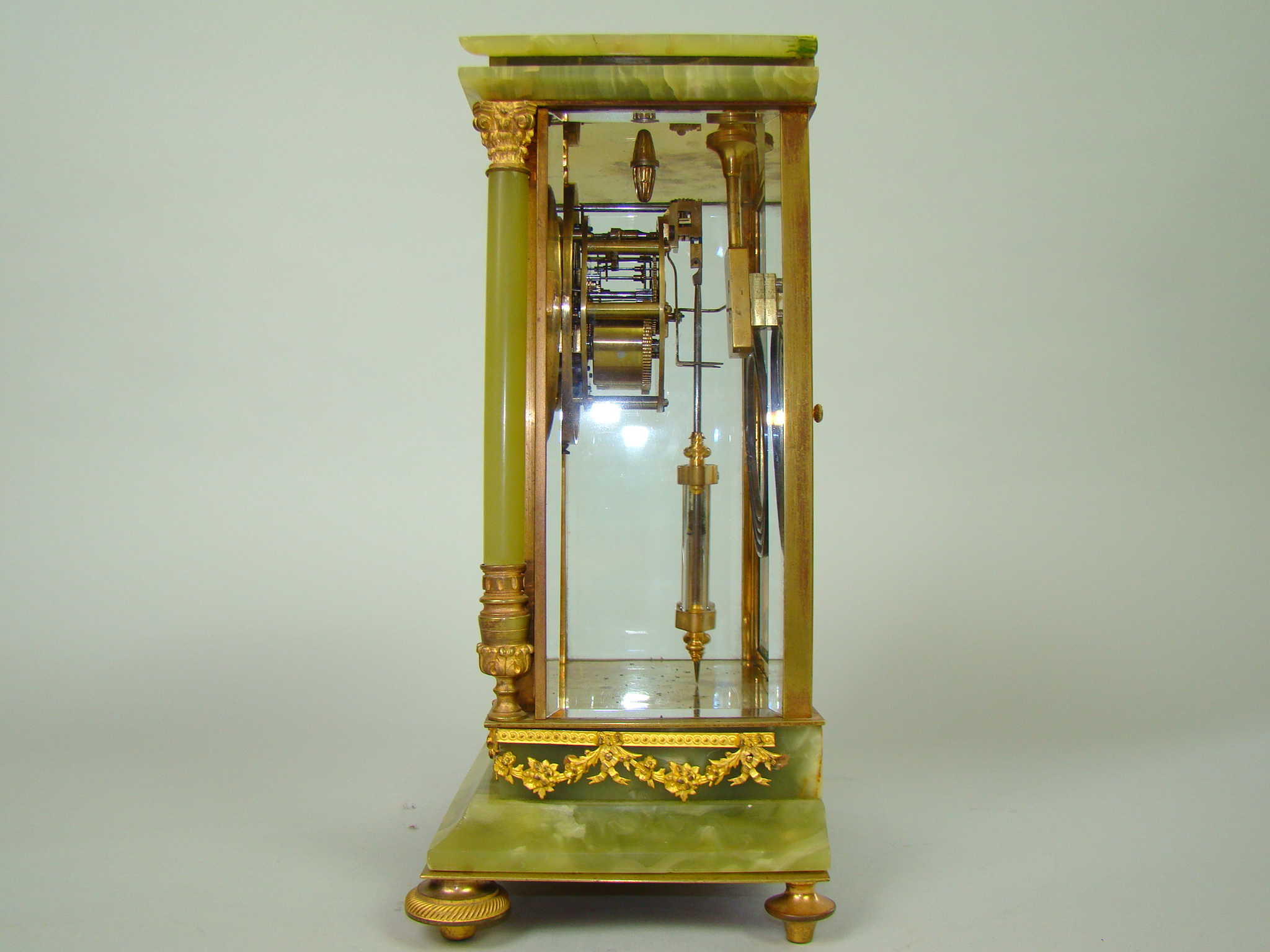 ZEGAR KOMINKOWY RTĘCIOWY NA KOLUMNACH A - 1610 ZEGAR KOMINKOWY RTĘCIOWY NA KOLUMNACH A - 1610