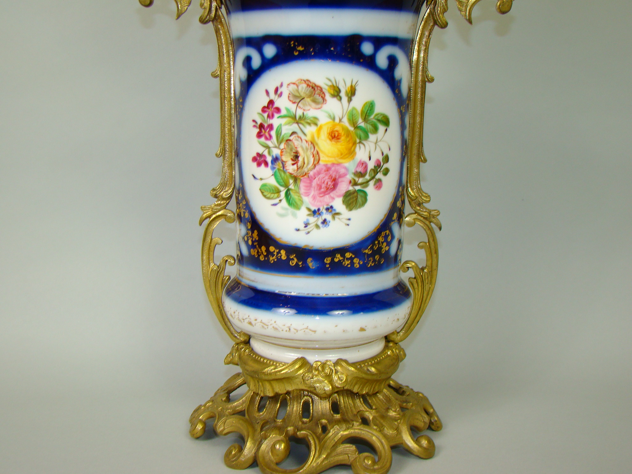 OLBRZYMIA LAMPA NAFTOWA NA BRĄZACH MALOWANA A-1785