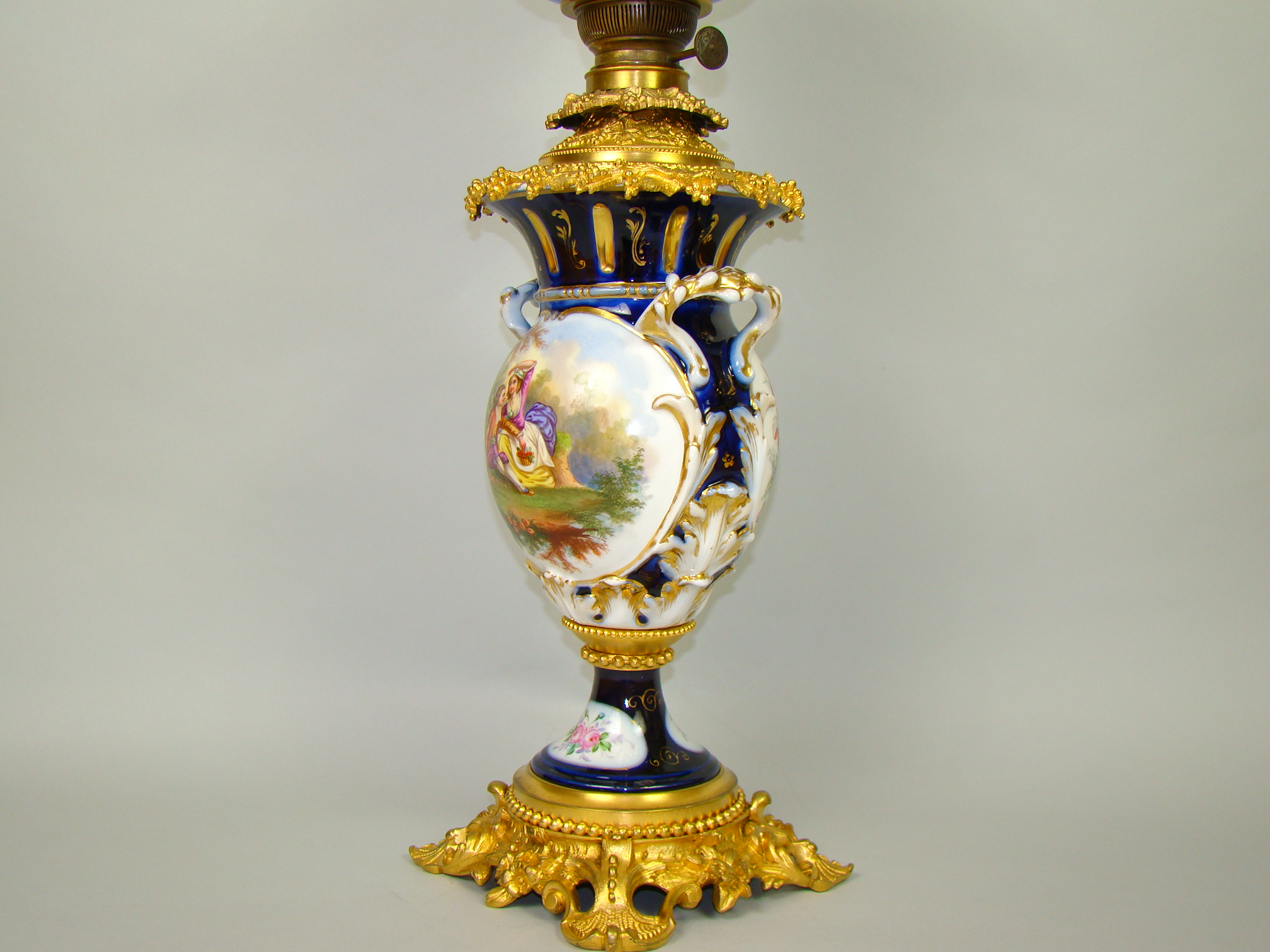 OLBRZYMIA LAMPA NAFTOWA NA ZŁOCONA A-1804