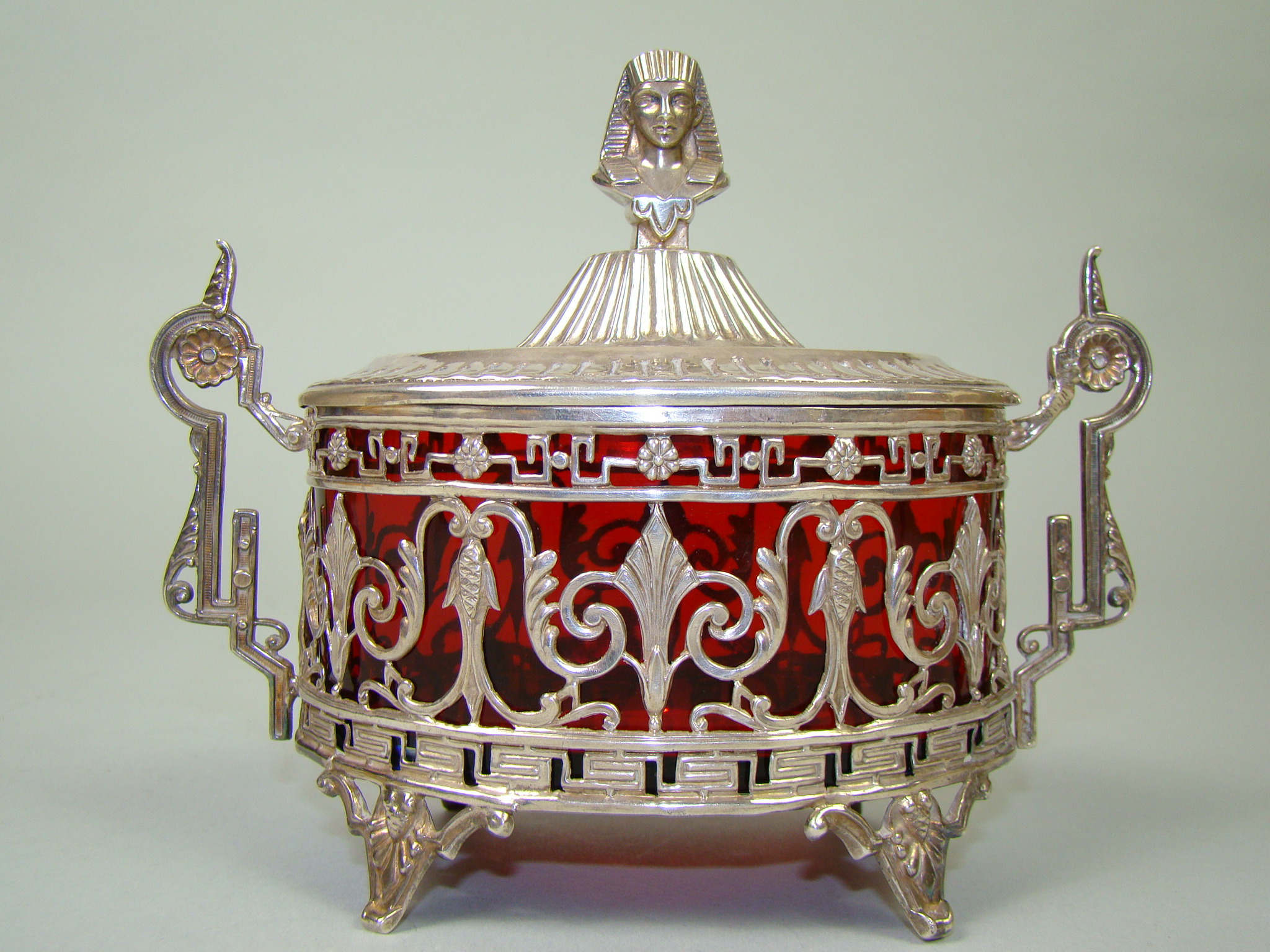 SREBRNA CUKIERNICA W STYLU EGIPSKIM MINERWA A-1817 SREBRNA CUKIERNICA W STYLU EGIPSKIM MINERWA A-1817