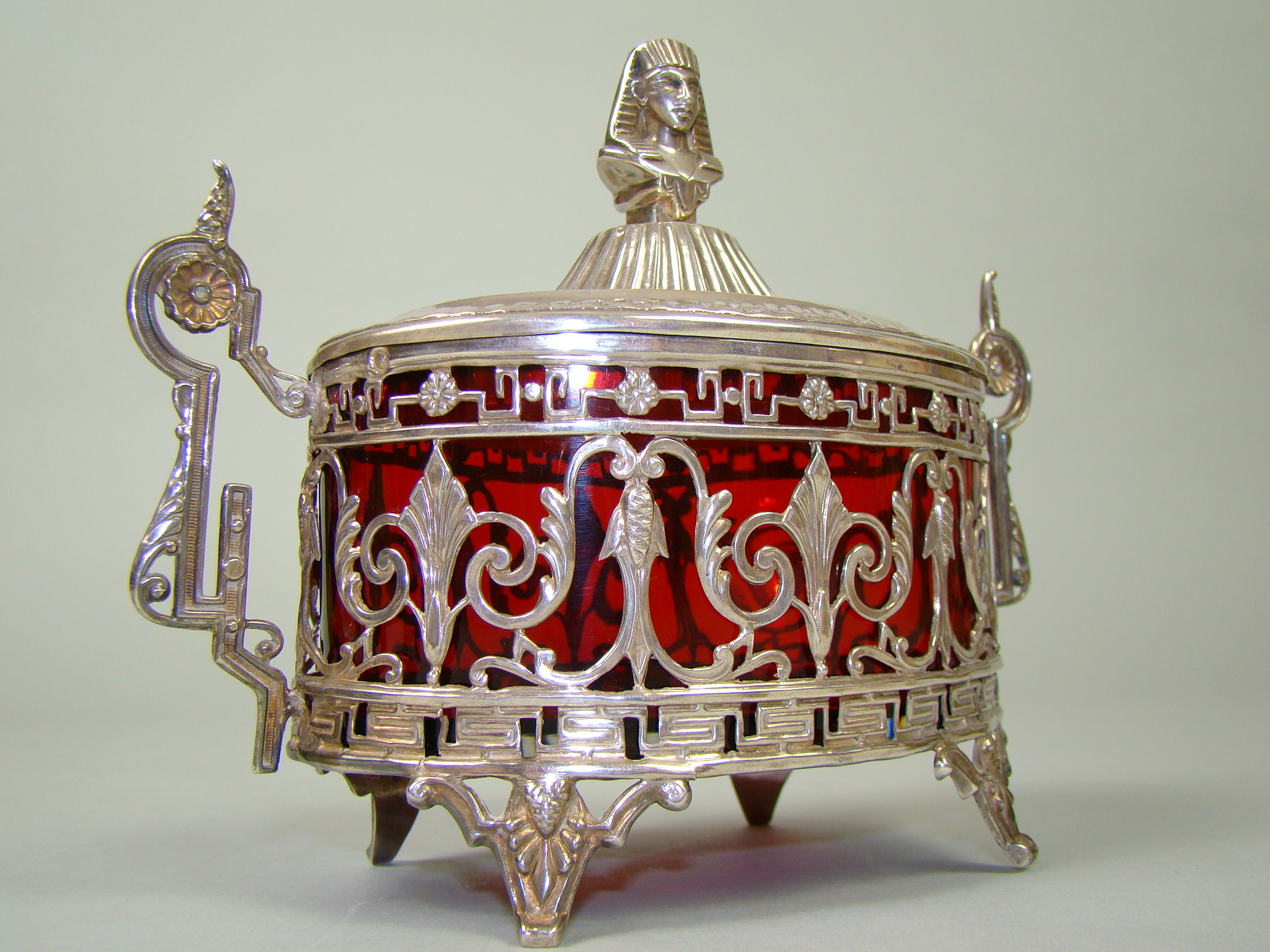 SREBRNA CUKIERNICA W STYLU EGIPSKIM MINERWA A-1817 SREBRNA CUKIERNICA W STYLU EGIPSKIM MINERWA A-1817