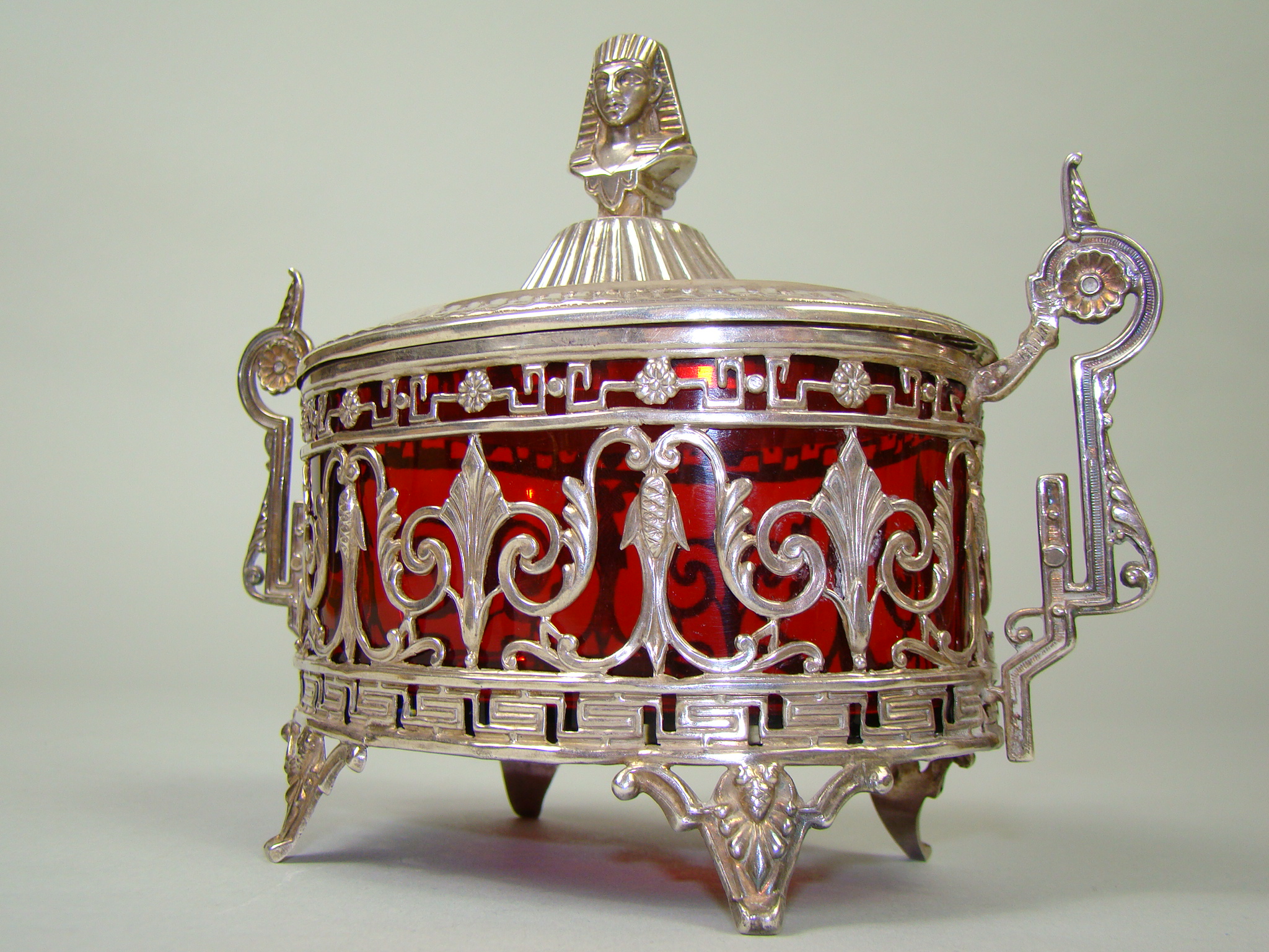 SREBRNA CUKIERNICA W STYLU EGIPSKIM MINERWA A-1817 SREBRNA CUKIERNICA W STYLU EGIPSKIM MINERWA A-1817