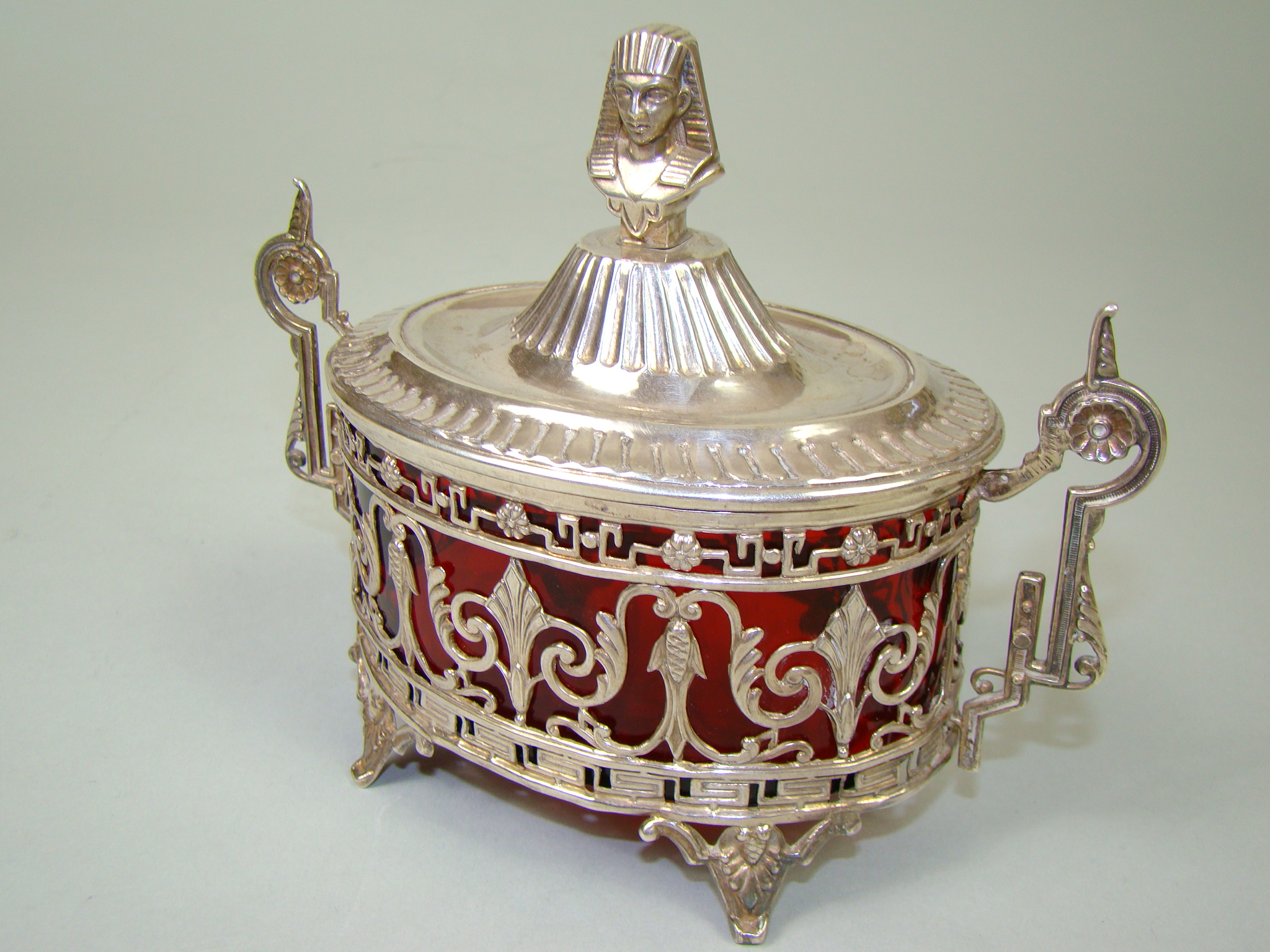 SREBRNA CUKIERNICA W STYLU EGIPSKIM MINERWA A-1817 SREBRNA CUKIERNICA W STYLU EGIPSKIM MINERWA A-1817