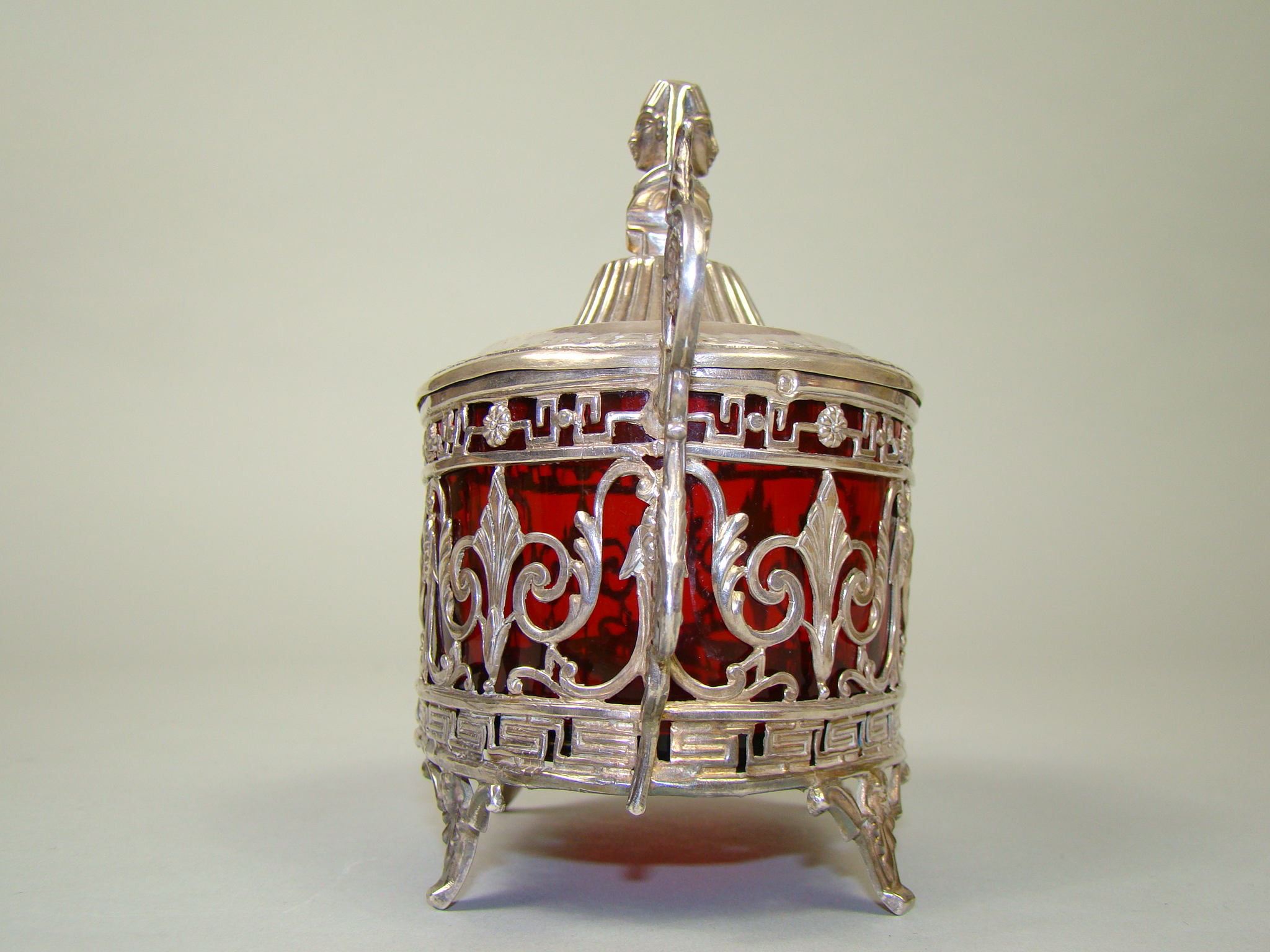 SREBRNA CUKIERNICA W STYLU EGIPSKIM MINERWA A-1817 SREBRNA CUKIERNICA W STYLU EGIPSKIM MINERWA A-1817