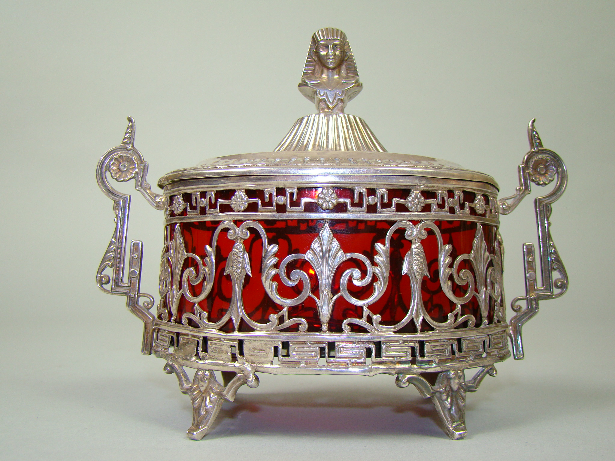 SREBRNA CUKIERNICA W STYLU EGIPSKIM MINERWA A-1817 SREBRNA CUKIERNICA W STYLU EGIPSKIM MINERWA A-1817