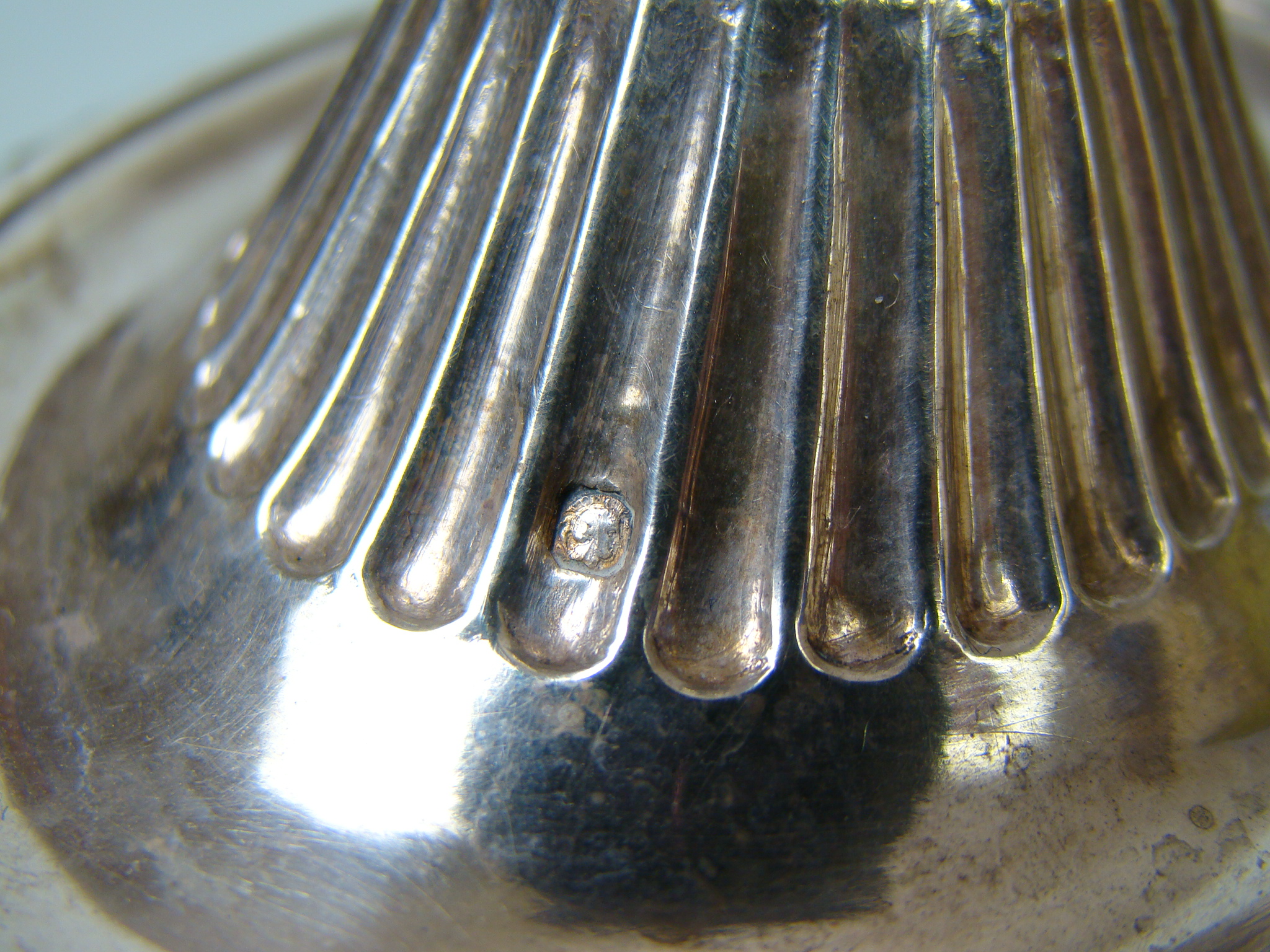 SREBRNA CUKIERNICA W STYLU EGIPSKIM MINERWA A-1817 SREBRNA CUKIERNICA W STYLU EGIPSKIM MINERWA A-1817