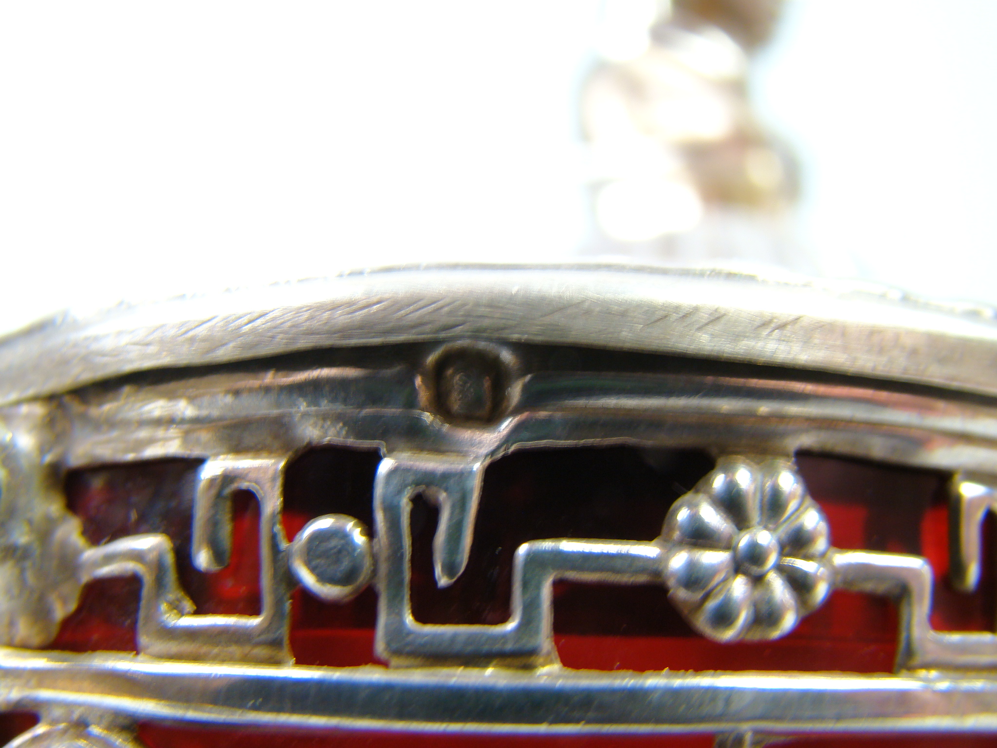 SREBRNA CUKIERNICA W STYLU EGIPSKIM MINERWA A-1817 SREBRNA CUKIERNICA W STYLU EGIPSKIM MINERWA A-1817