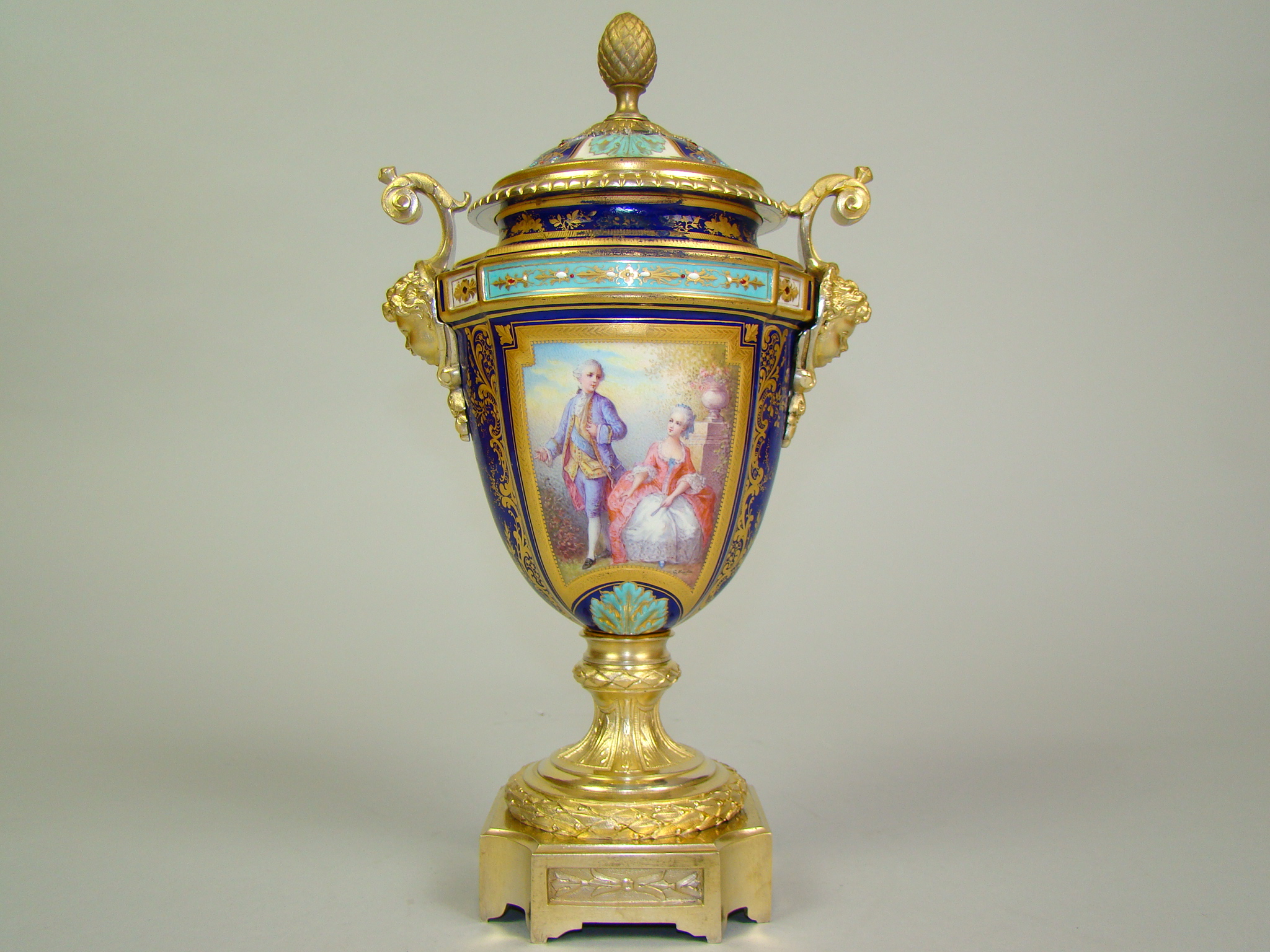 SEVRES PRZEBOGATA ZŁOCONA CUDO AMFORA A-2046 SEVRES PRZEBOGATA ZŁOCONA CUDO AMFORA A-2046