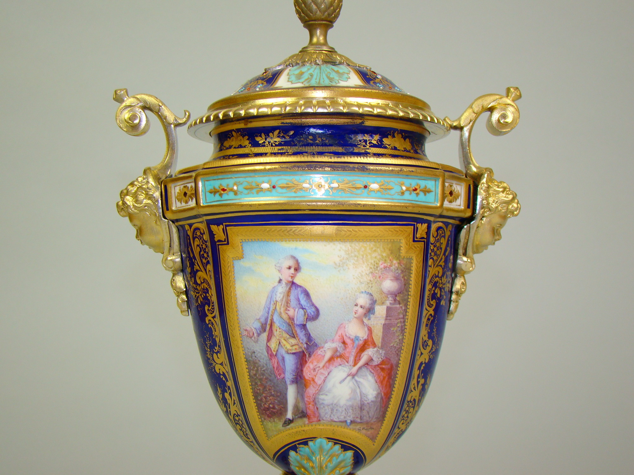 SEVRES PRZEBOGATA ZŁOCONA CUDO AMFORA A-2046 SEVRES PRZEBOGATA ZŁOCONA CUDO AMFORA A-2046