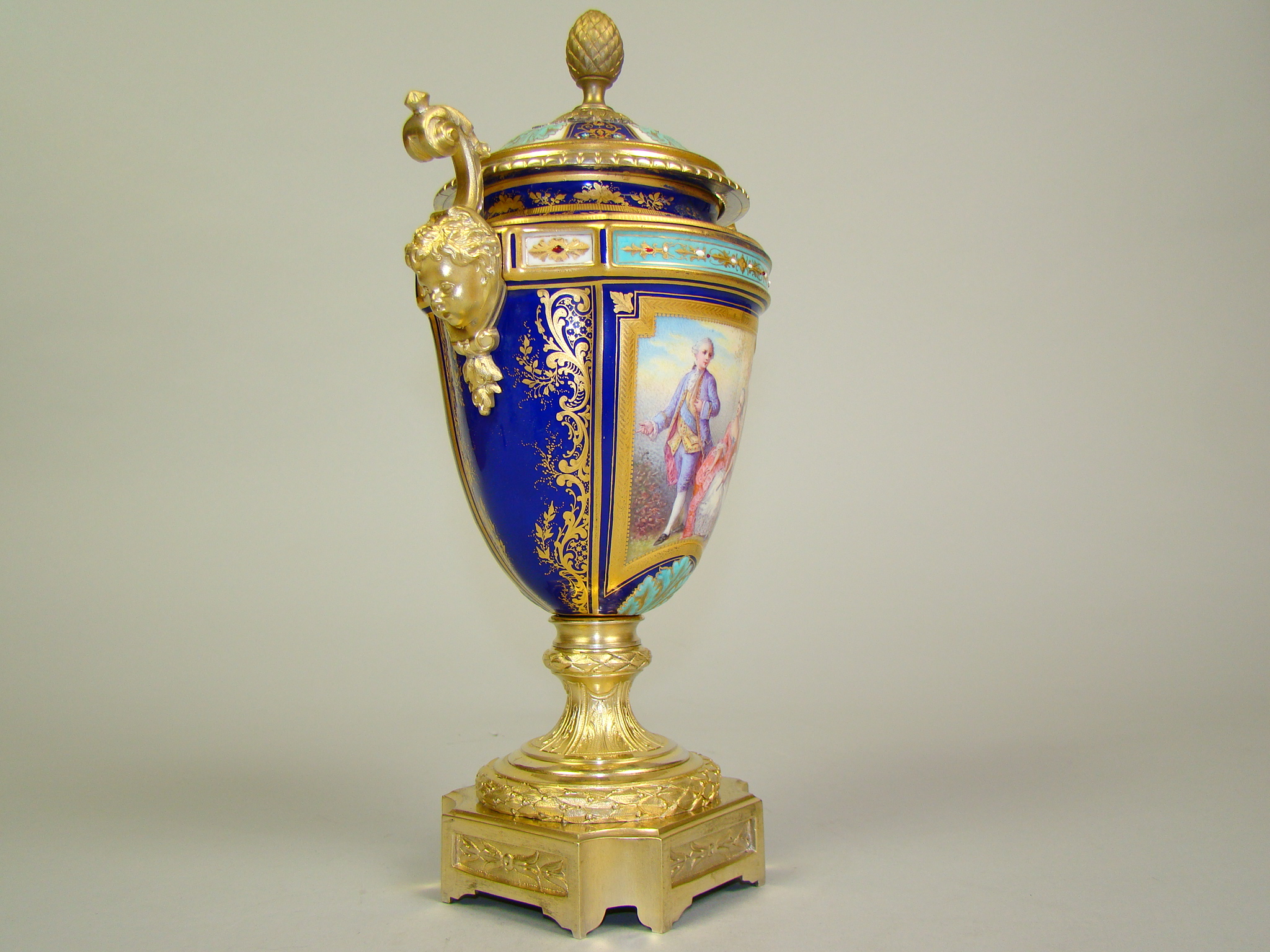 SEVRES PRZEBOGATA ZŁOCONA CUDO AMFORA A-2046 SEVRES PRZEBOGATA ZŁOCONA CUDO AMFORA A-2046