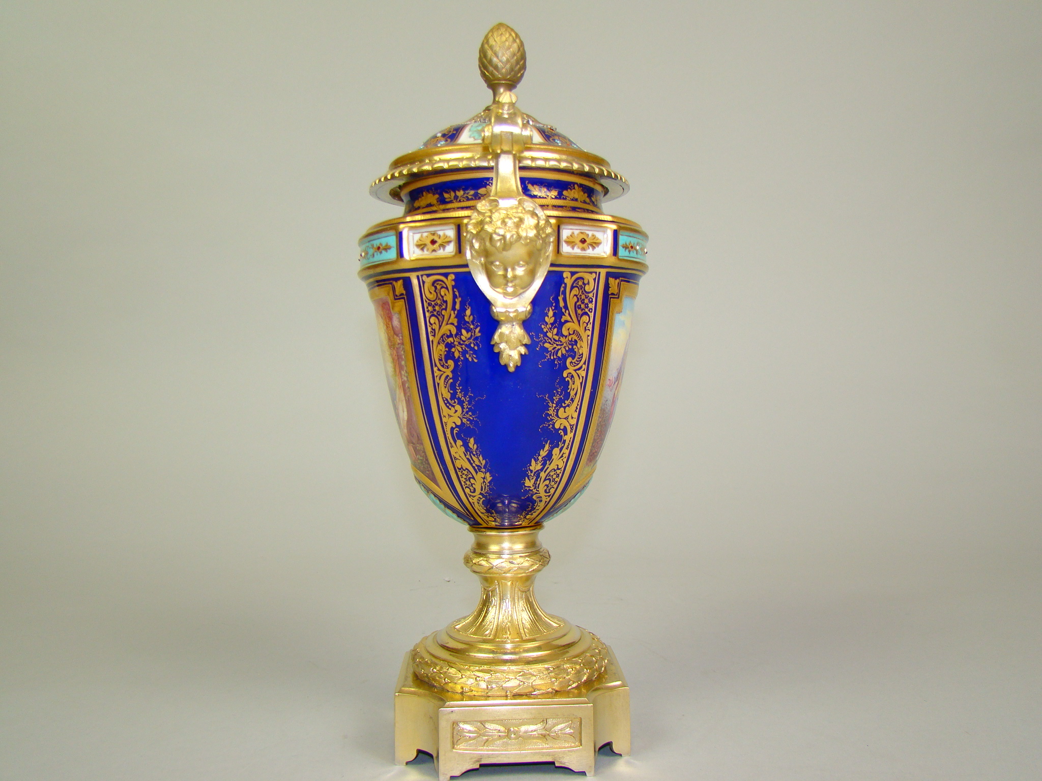 SEVRES PRZEBOGATA ZŁOCONA CUDO AMFORA A-2046 SEVRES PRZEBOGATA ZŁOCONA CUDO AMFORA A-2046