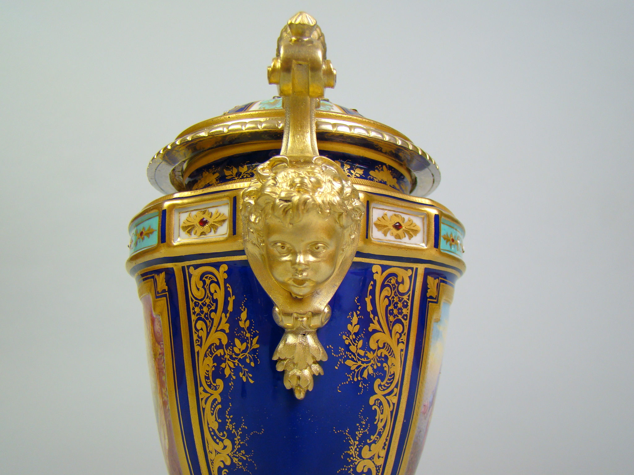 SEVRES PRZEBOGATA ZŁOCONA CUDO AMFORA A-2046 SEVRES PRZEBOGATA ZŁOCONA CUDO AMFORA A-2046