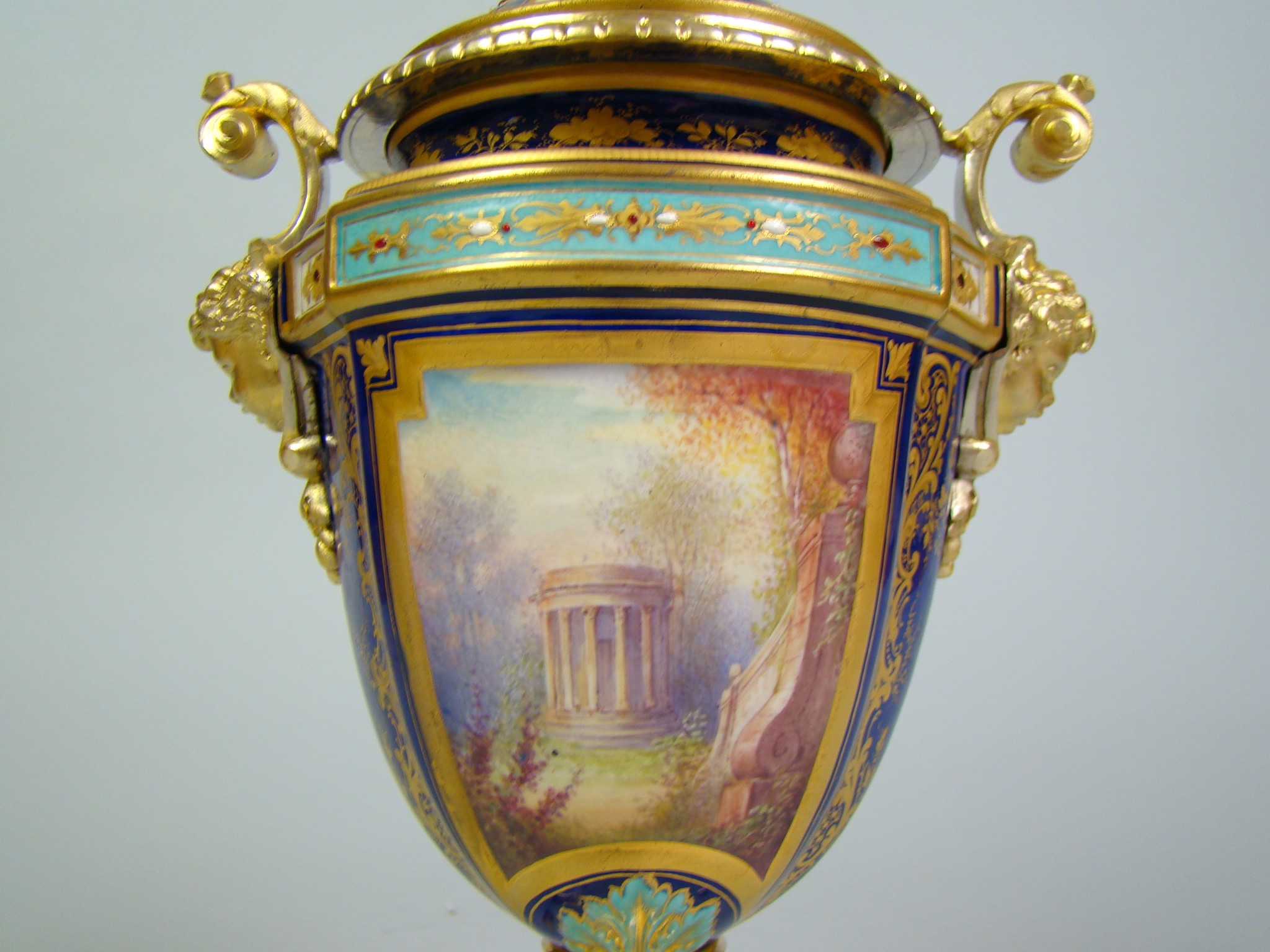 SEVRES PRZEBOGATA ZŁOCONA CUDO AMFORA A-2046 SEVRES PRZEBOGATA ZŁOCONA CUDO AMFORA A-2046