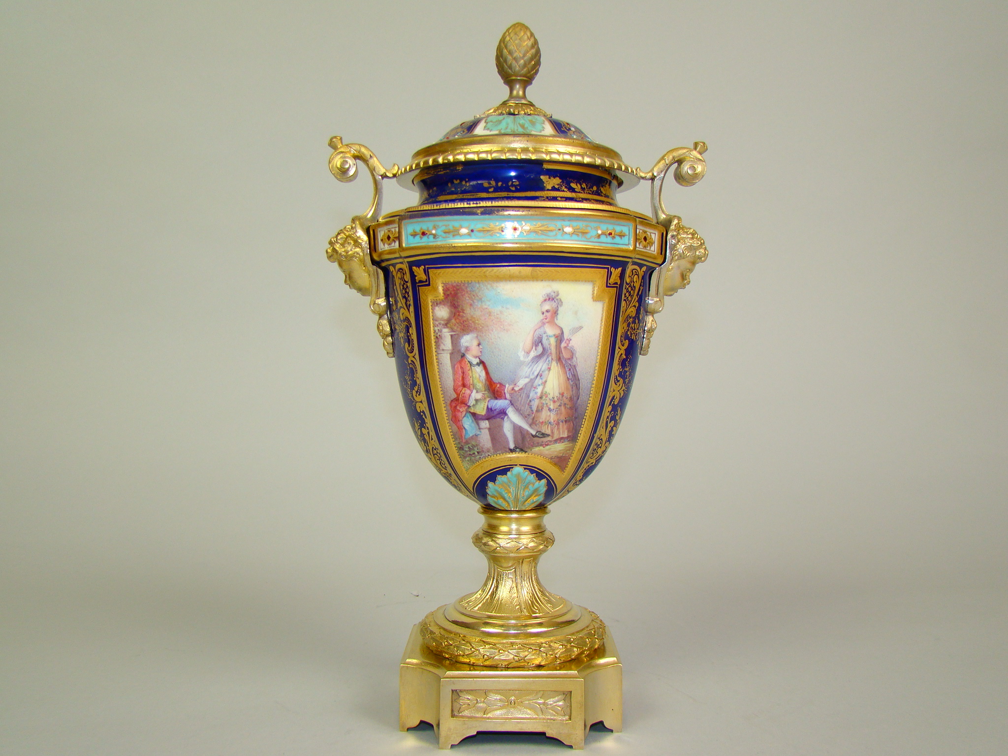 SEVRES PRZEBOGATA ZŁOCONA CUDO AMFORA A-2047 SEVRES PRZEBOGATA ZŁOCONA CUDO AMFORA A-2047