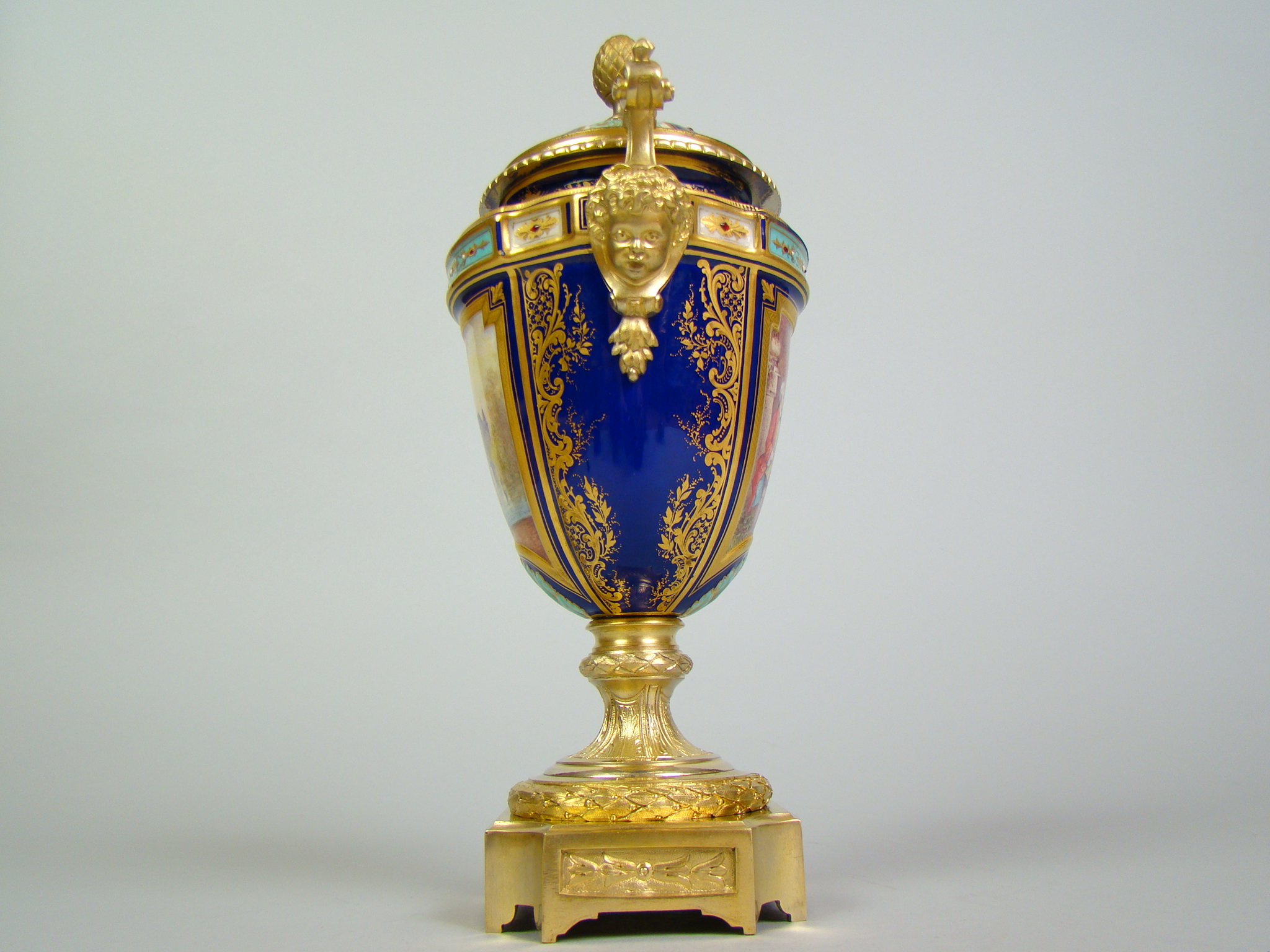 SEVRES PRZEBOGATA ZŁOCONA CUDO AMFORA A-2047 SEVRES PRZEBOGATA ZŁOCONA CUDO AMFORA A-2047