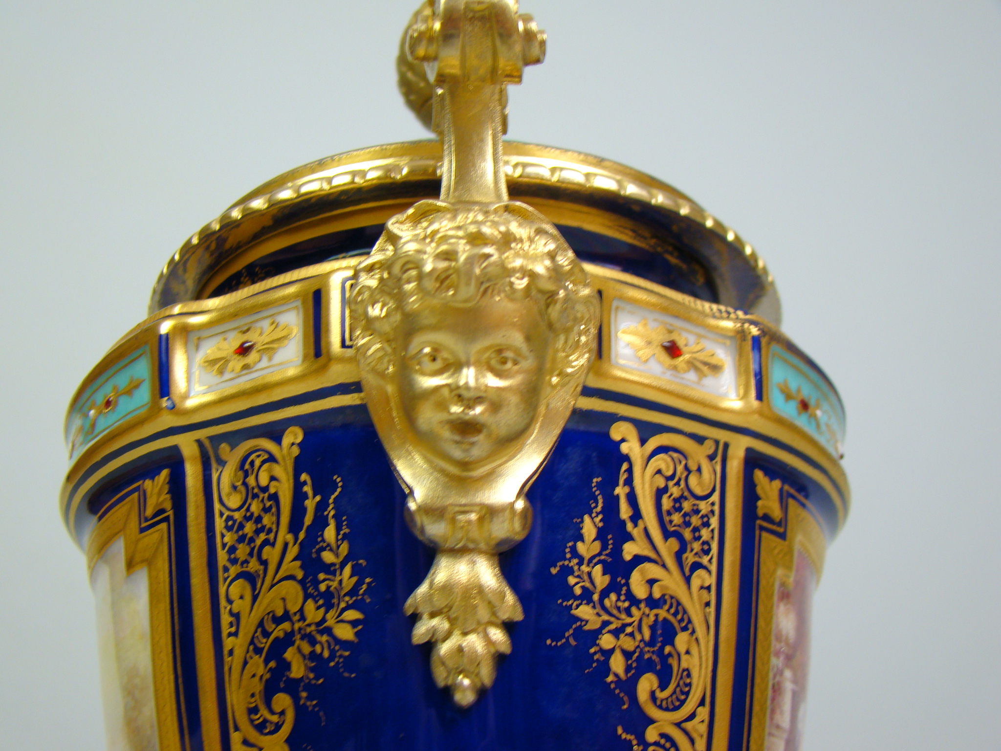 SEVRES PRZEBOGATA ZŁOCONA CUDO AMFORA A-2047 SEVRES PRZEBOGATA ZŁOCONA CUDO AMFORA A-2047