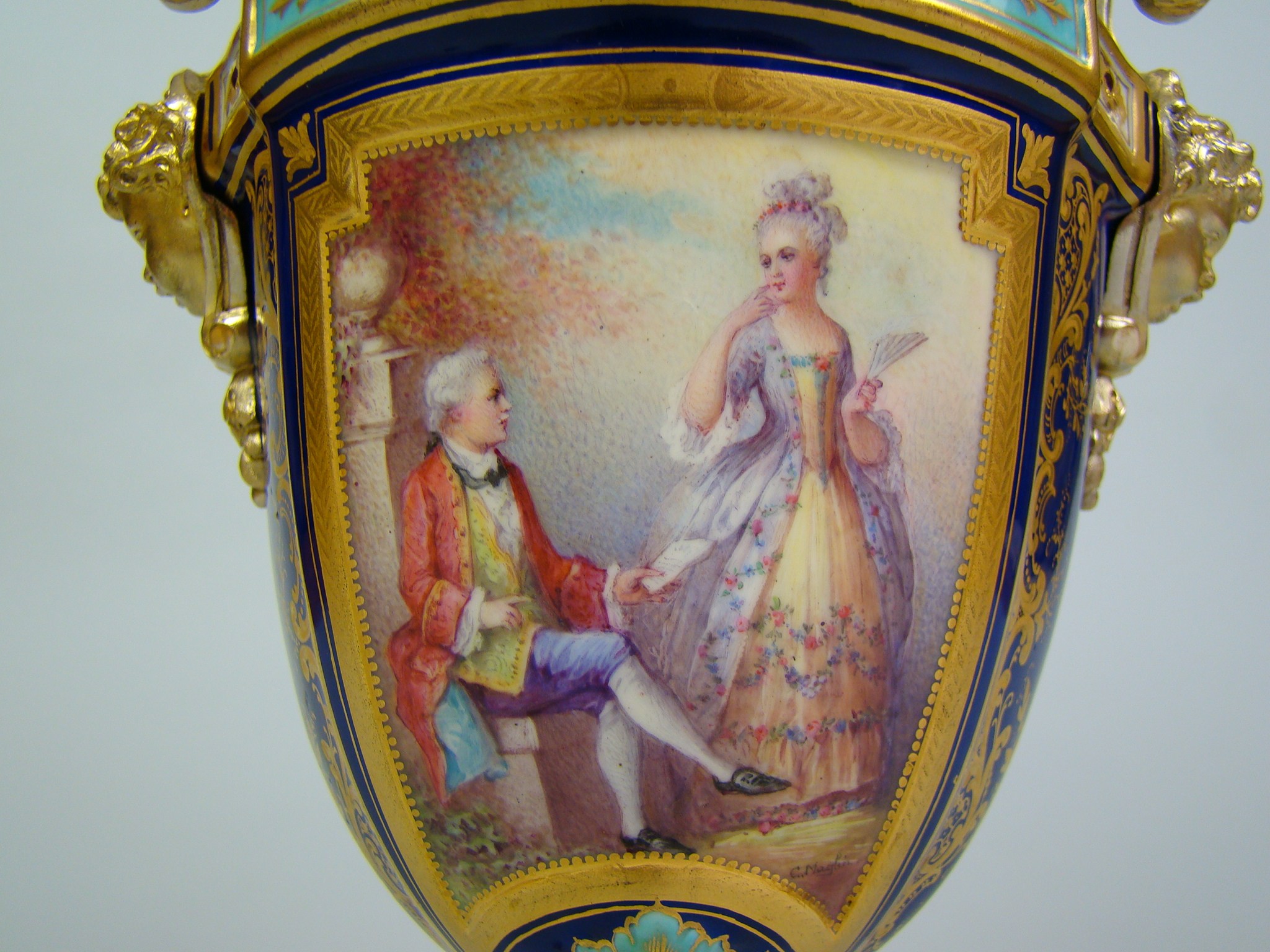 SEVRES PRZEBOGATA ZŁOCONA CUDO AMFORA A-2047 SEVRES PRZEBOGATA ZŁOCONA CUDO AMFORA A-2047