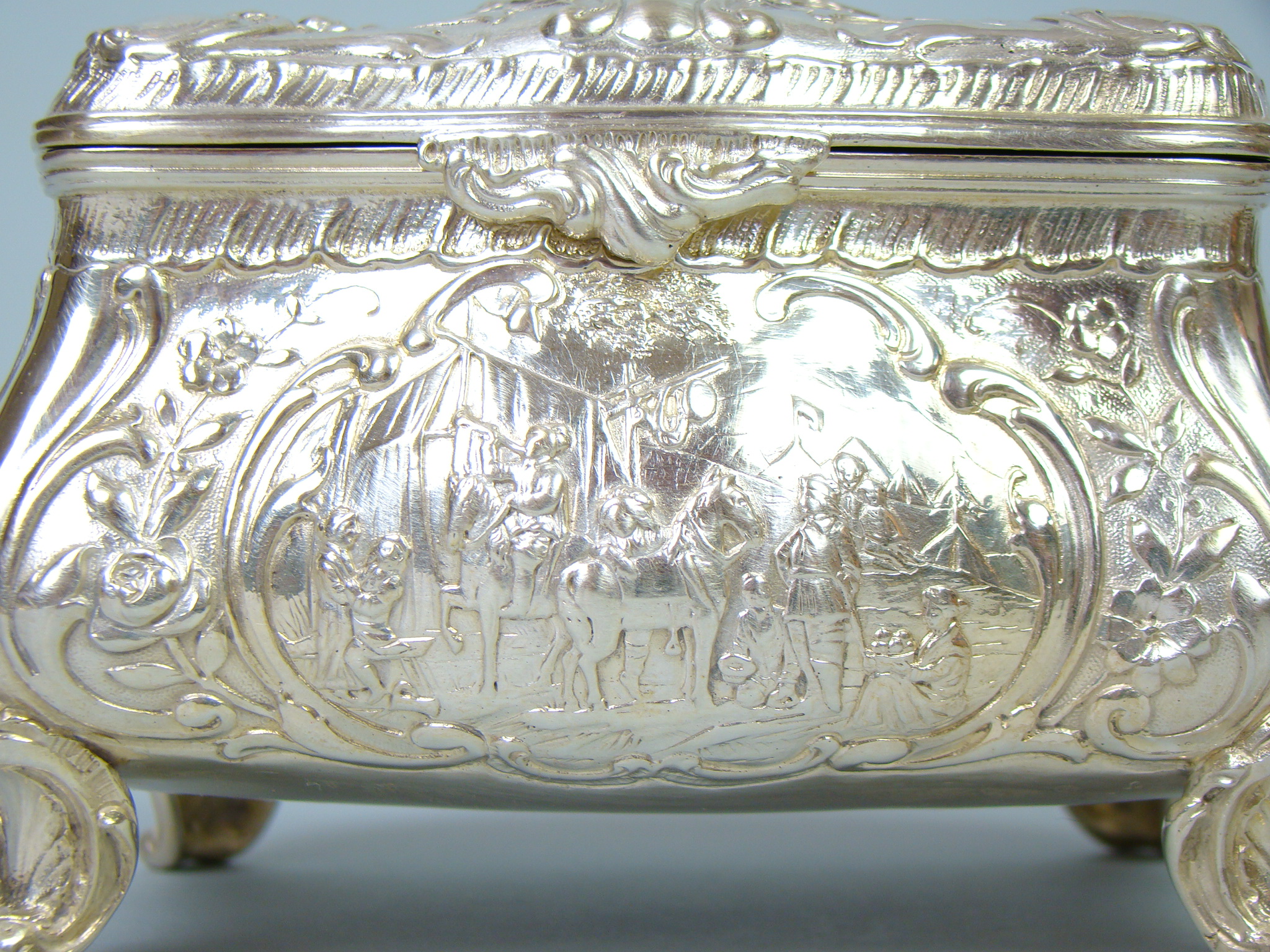 NIEMCY CUKIERNICA W SCENKI ZŁOCONY ŚRODEK A-2053