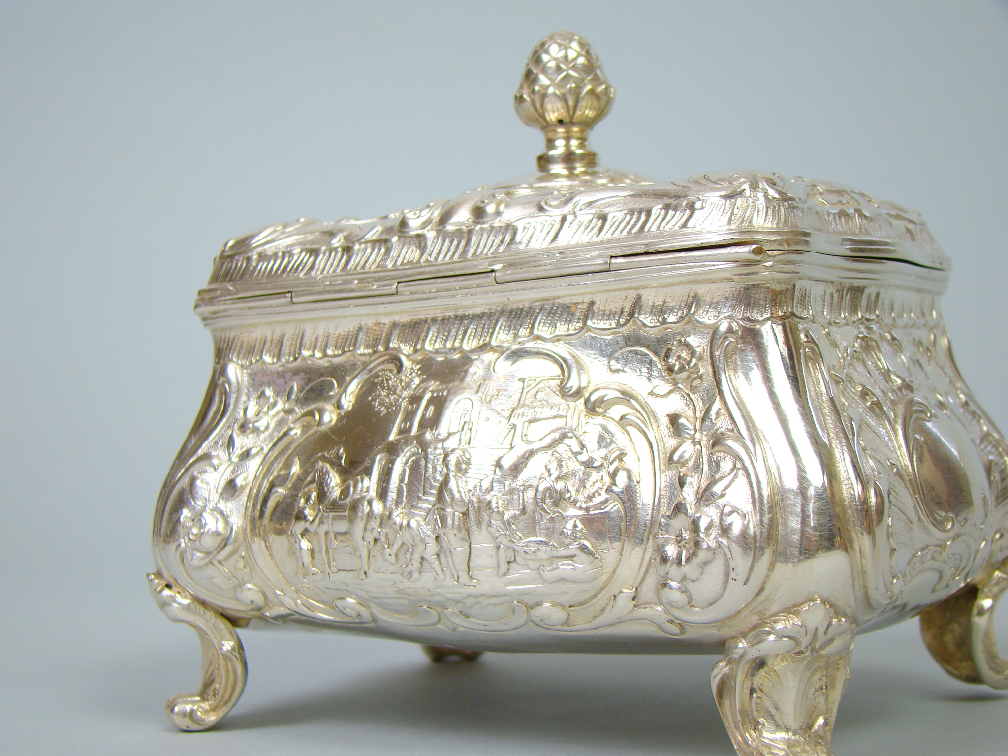 NIEMCY CUKIERNICA W SCENKI ZŁOCONY ŚRODEK A-2053