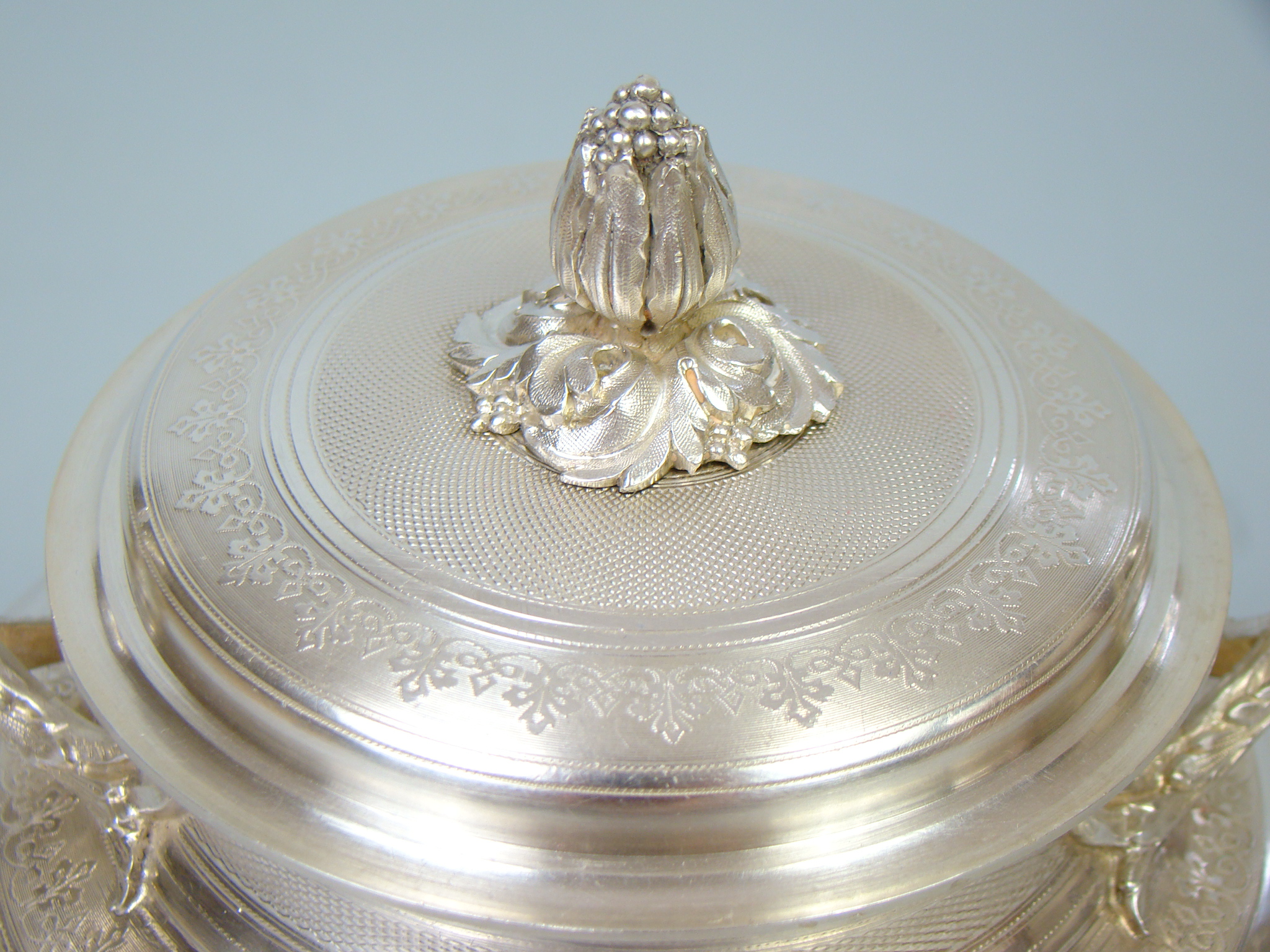 MINERWA GILISZOWANA CUKIERNICA CUDO A-2074 MINERWA GILISZOWANA CUKIERNICA CUDO A-2074