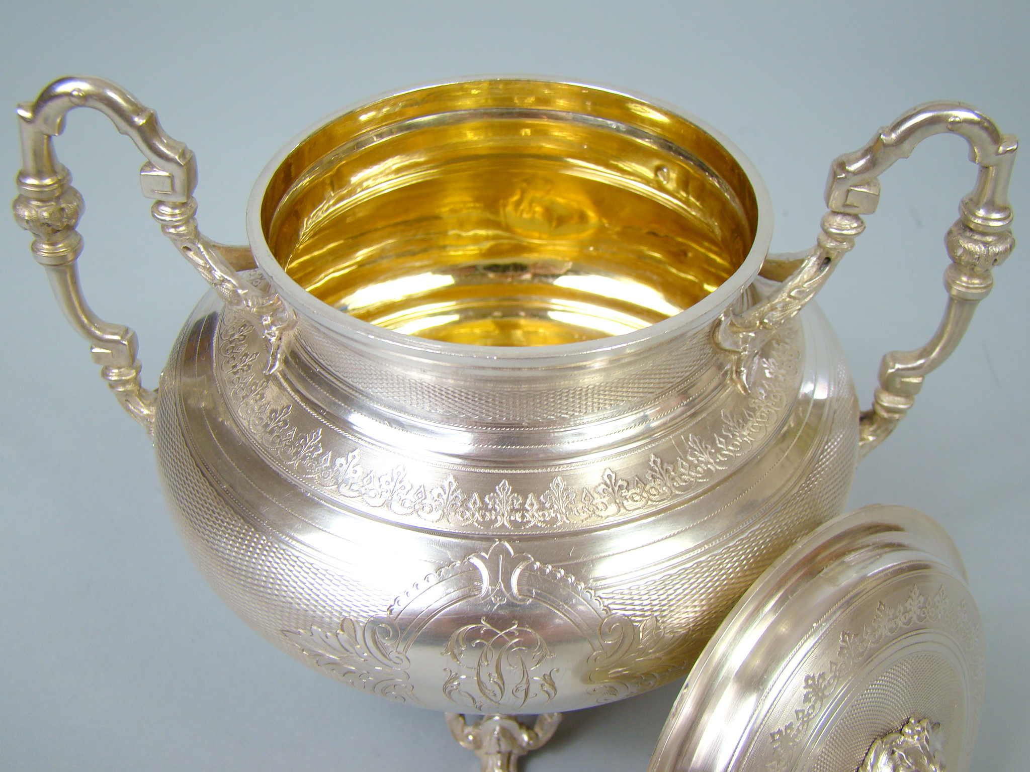 MINERWA GILISZOWANA CUKIERNICA CUDO A-2074 MINERWA GILISZOWANA CUKIERNICA CUDO A-2074