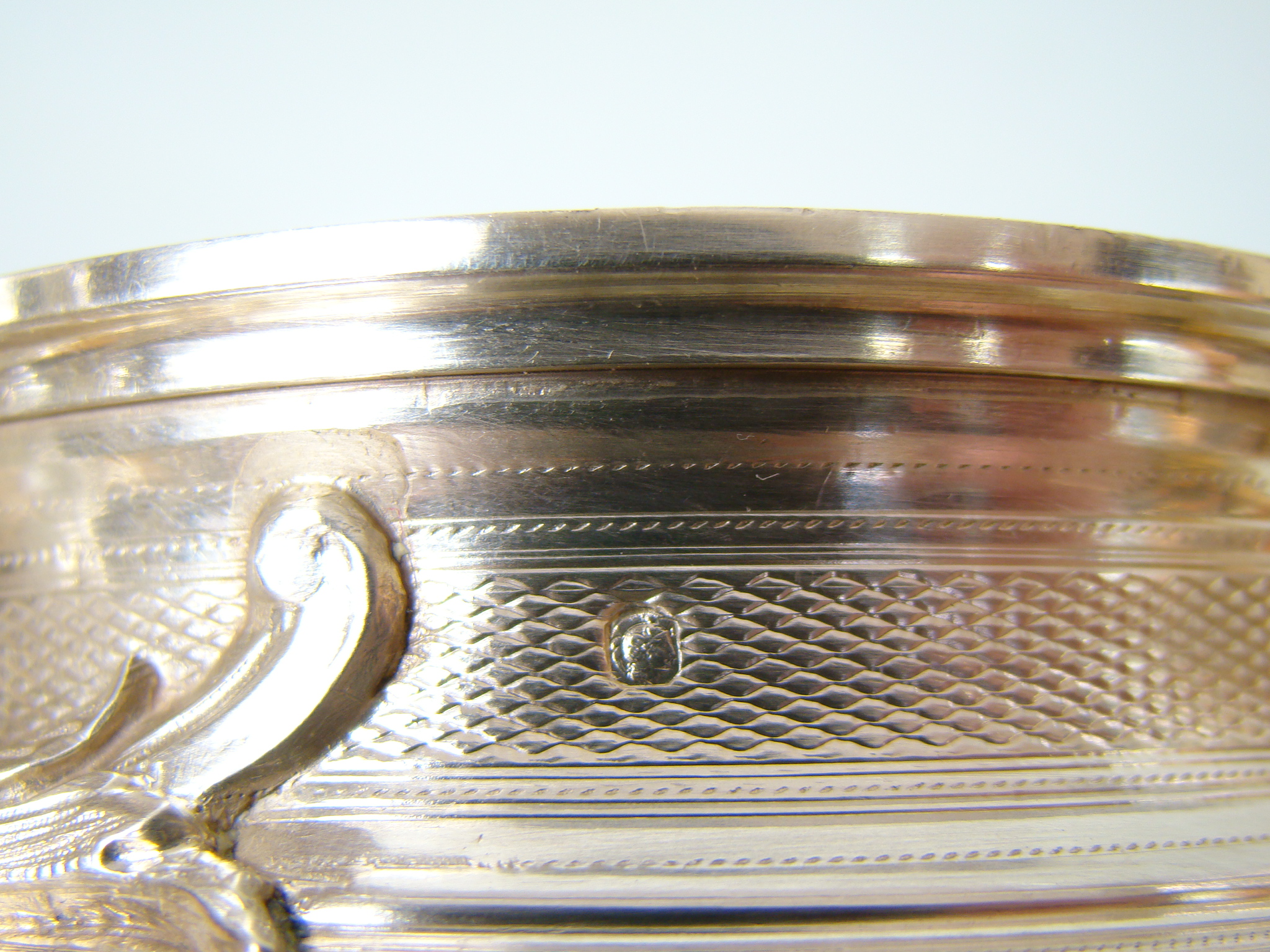 MINERWA GILISZOWANA CUKIERNICA CUDO A-2074 MINERWA GILISZOWANA CUKIERNICA CUDO A-2074