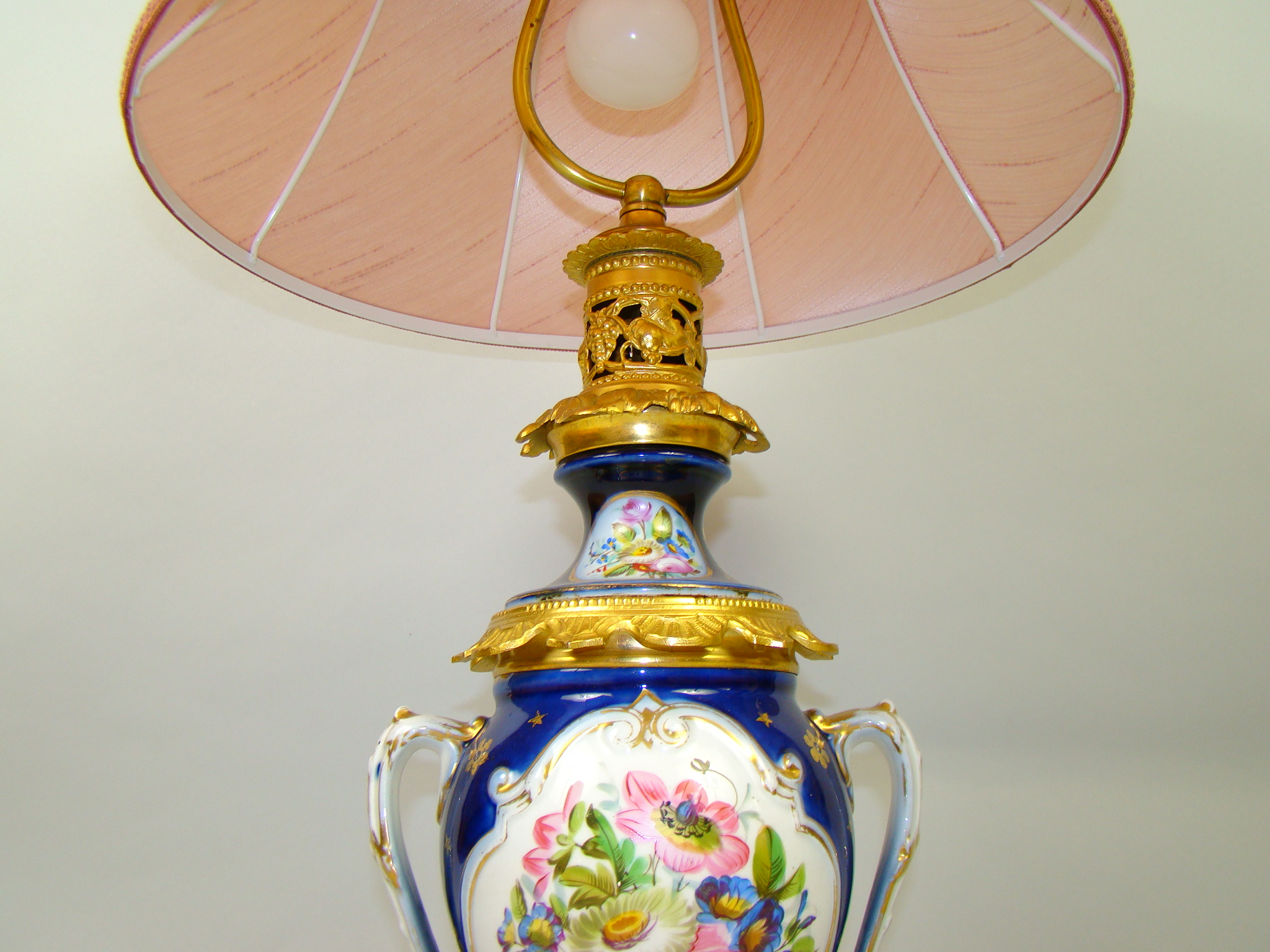 OLBRZYMIA LAMPA NAFTOWA NA BRĄZACH MALOWANA PRZEROBIONA NA ELEKTRYCZNĄ