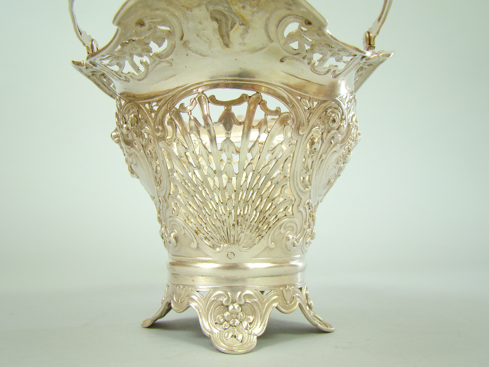 OLBRZYMI KOSZ PRZEBOGATE ZDOBIENIA UNIKAT A-1923 OLBRZYMI KOSZ PRZEBOGATE ZDOBIENIA UNIKAT A-1923