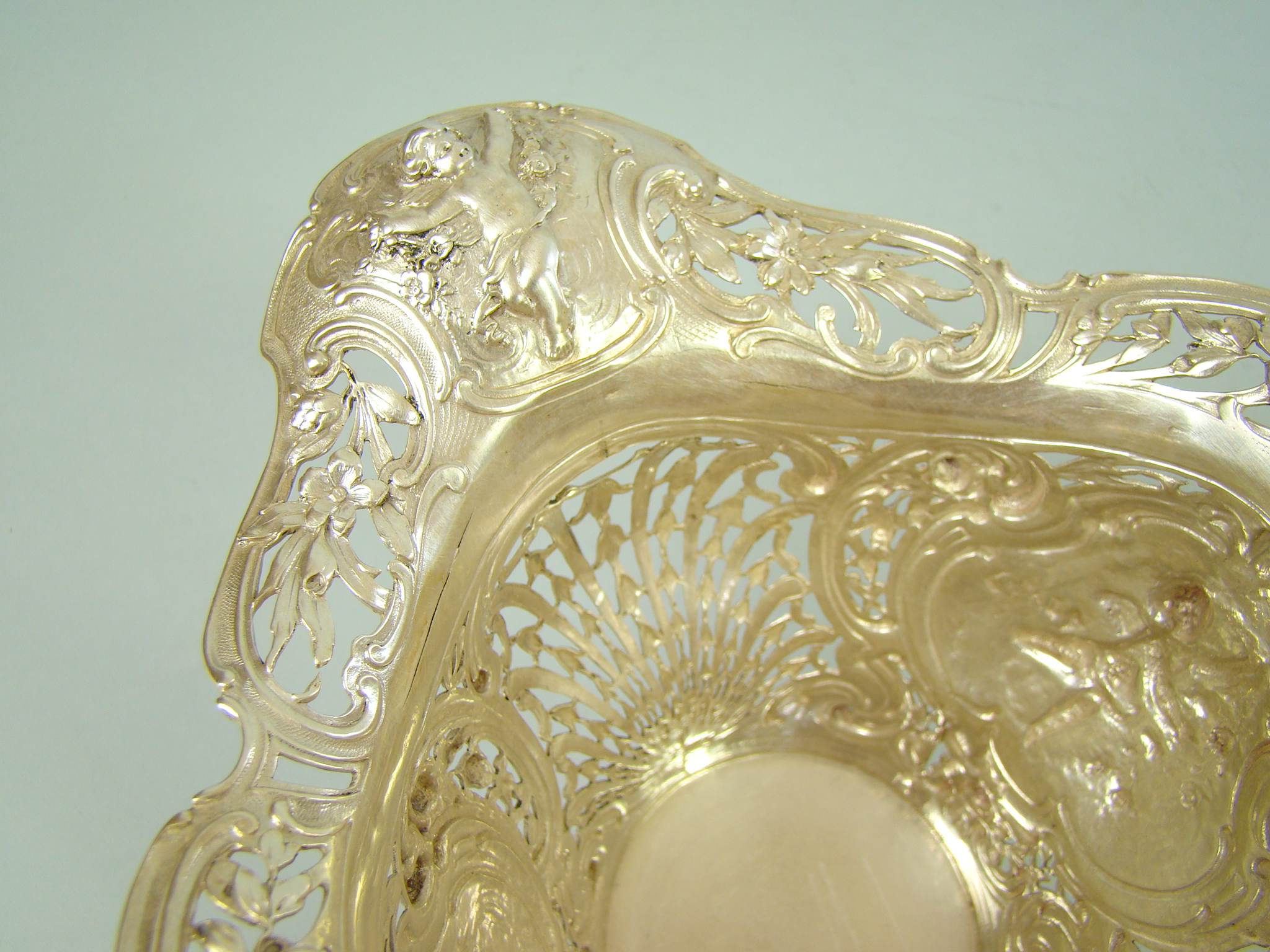 OLBRZYMI KOSZ PRZEBOGATE ZDOBIENIA UNIKAT A-1923 OLBRZYMI KOSZ PRZEBOGATE ZDOBIENIA UNIKAT A-1923