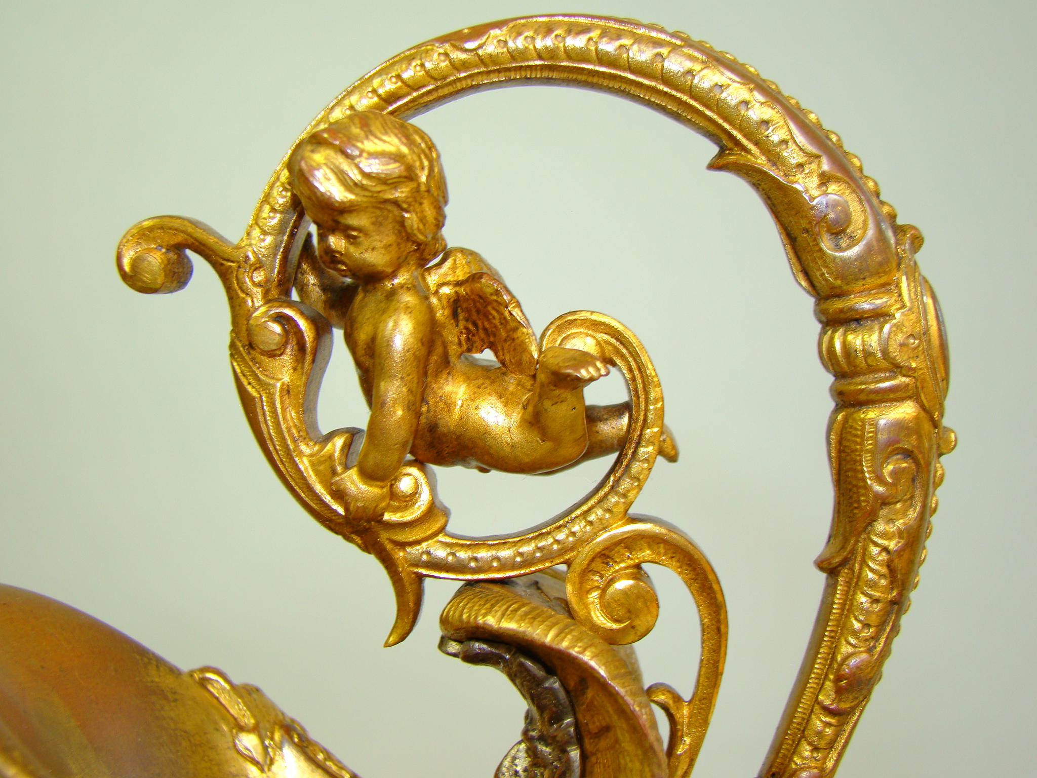 DZBAN CUDO OKUTY BRĄZEM ZŁOCONYM W AMORY A-1957