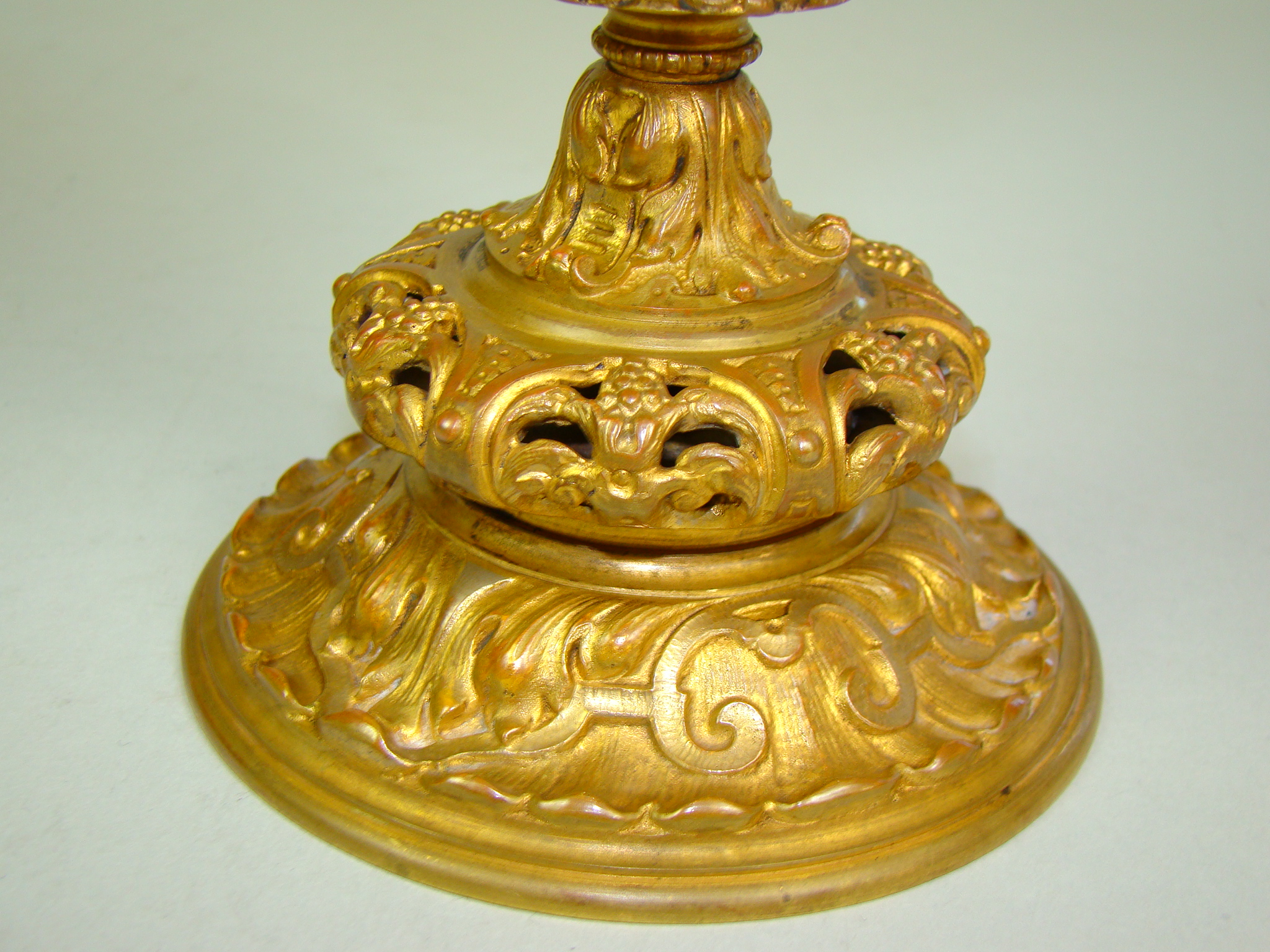 DZBAN CUDO OKUTY BRĄZEM ZŁOCONYM W AMORY A-1957