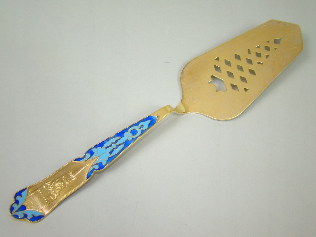 ROSJA SREBRO ZŁOCONE W EMALII ŁOPATKA A-1868 ROSJA SREBRO ZŁOCONE W EMALII ŁOPATKA A-1868