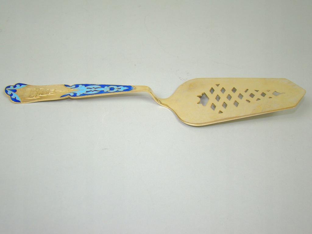 ROSJA SREBRO ZŁOCONE W EMALII ŁOPATKA A-1868 ROSJA SREBRO ZŁOCONE W EMALII ŁOPATKA A-1868