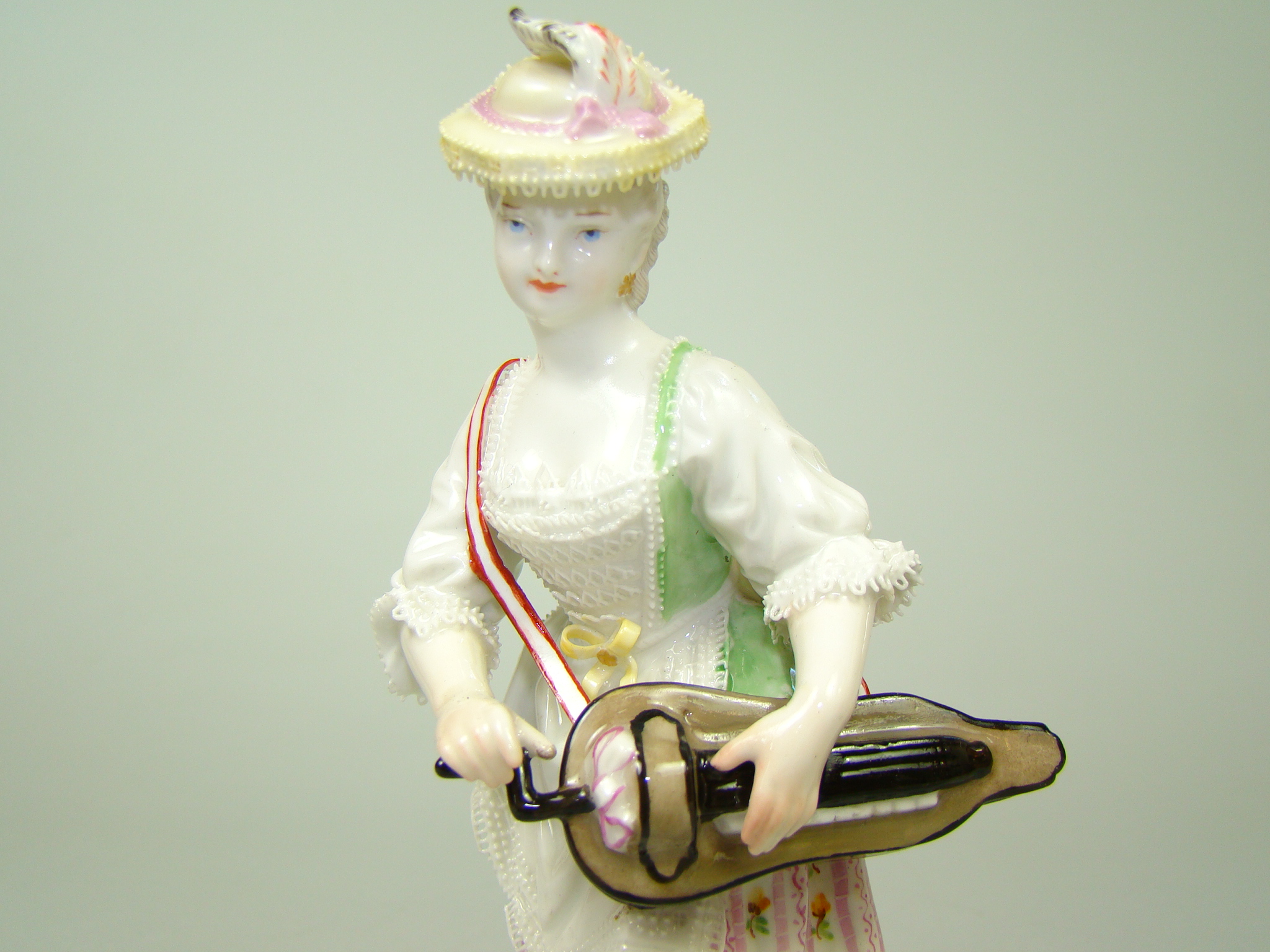 BERLIN UNIKALNA FIGURA PRZEBOGATO ZDOBIONA A-2103 BERLIN UNIKALNA FIGURA PRZEBOGATO ZDOBIONA A-2103