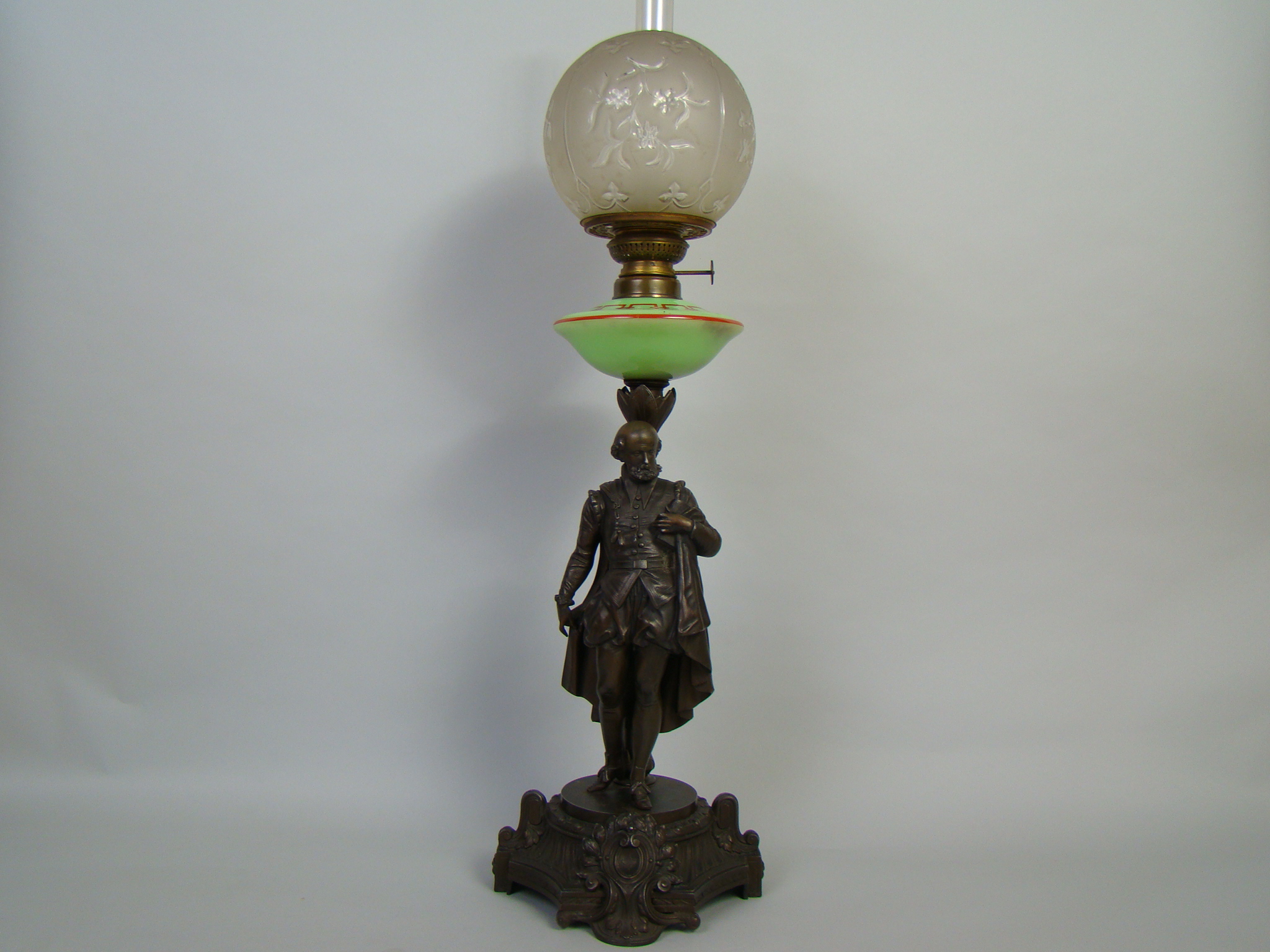 KATALOGOWANA FIGURALNA LAMPA - AUKCYJNA A-2115